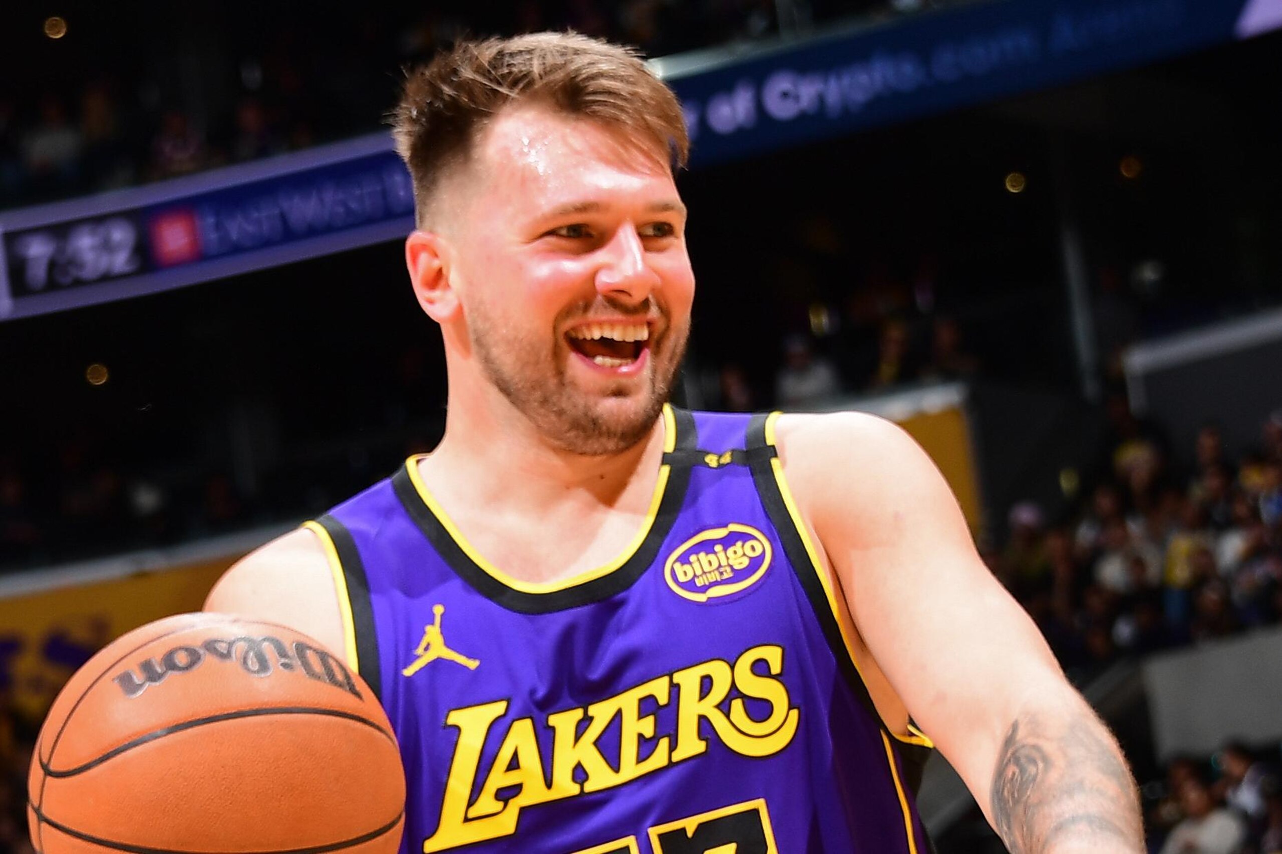 Dallas Mavericks v Los Angeles Lakers Dallas Mavericks v Los Angeles Lakers