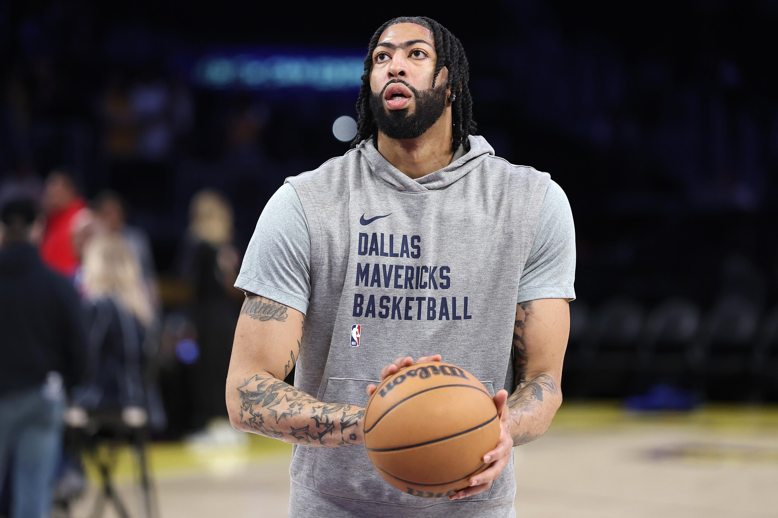 Dallas Mavericks v Los Angeles Lakers