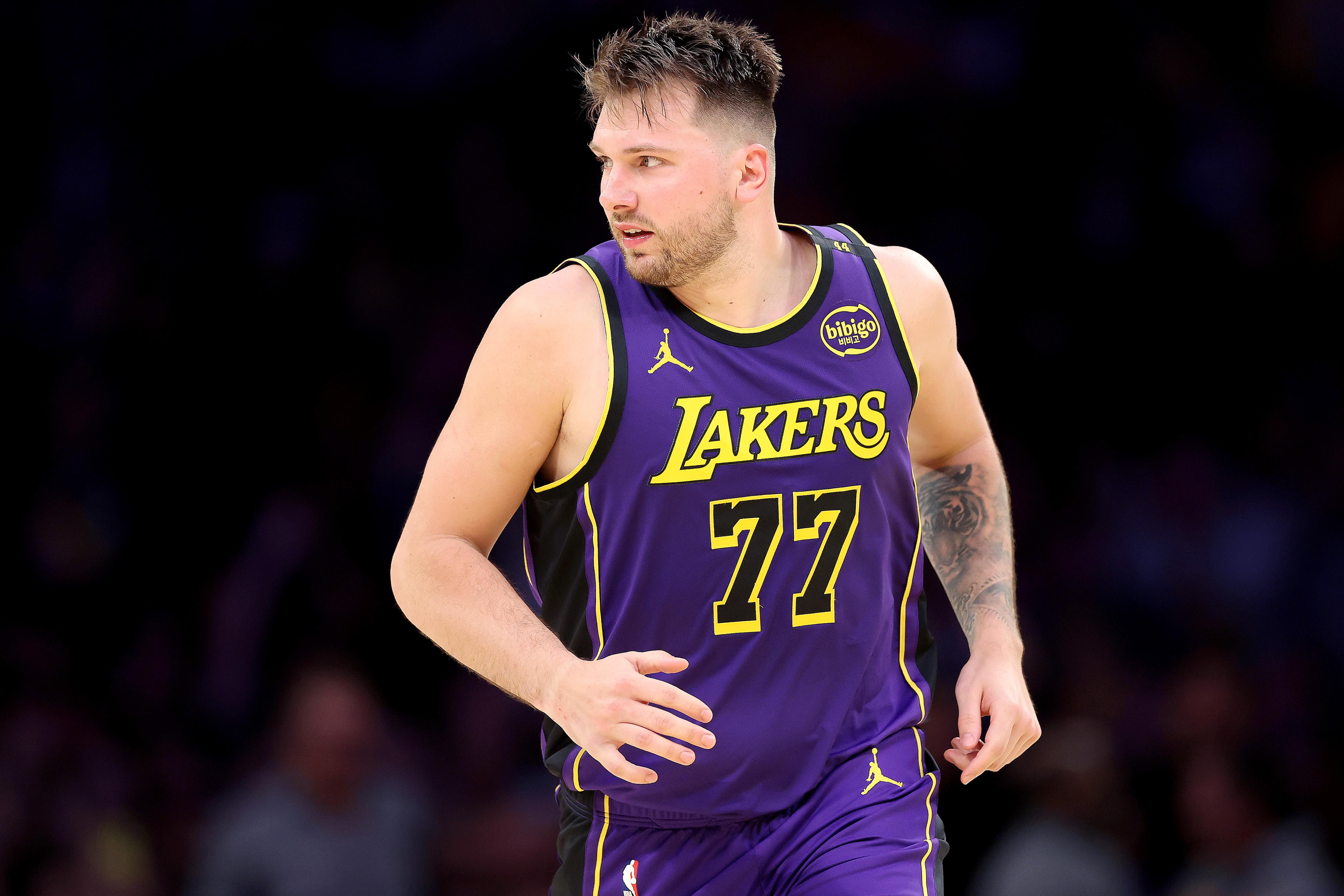 Dallas Mavericks v Los Angeles Lakers