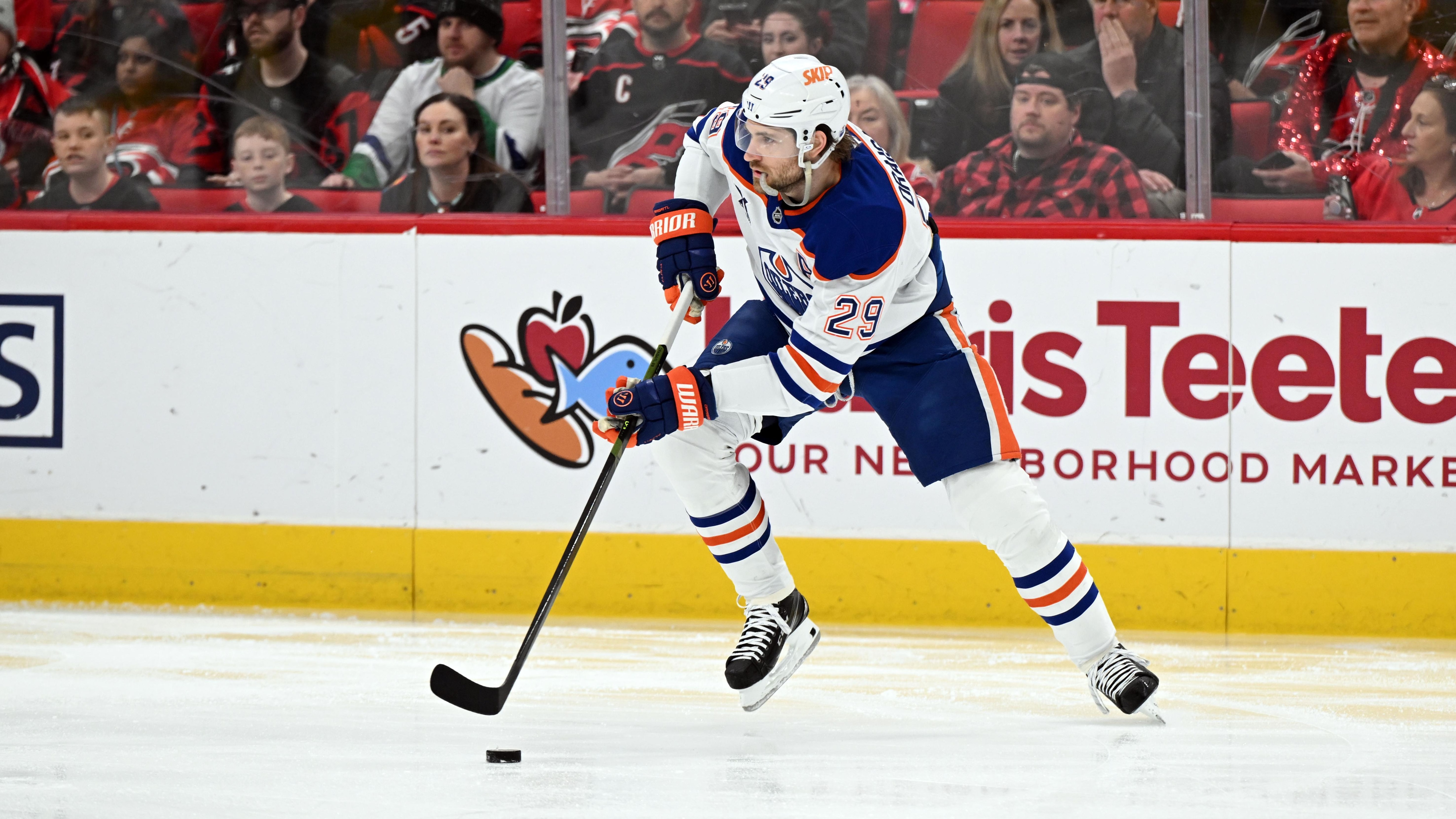 NHL: MAR 01 Oilers at Hurricanes