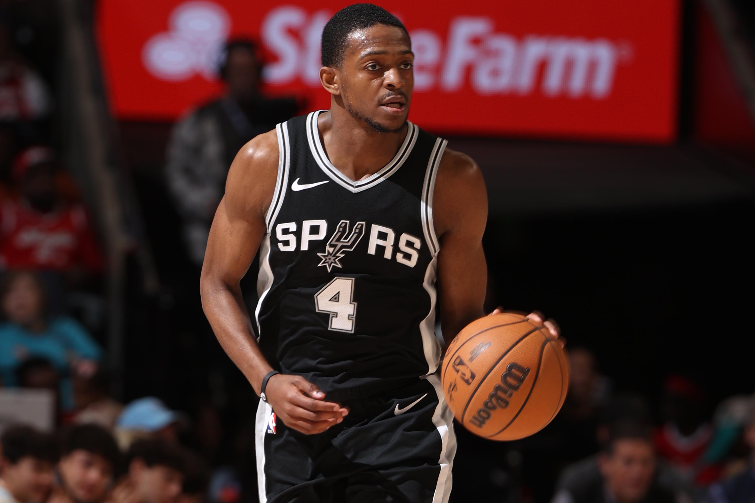 De'Aaron Fox Says He Needs Surgery While Reflecting on Spurs Trade Before  Kings Return