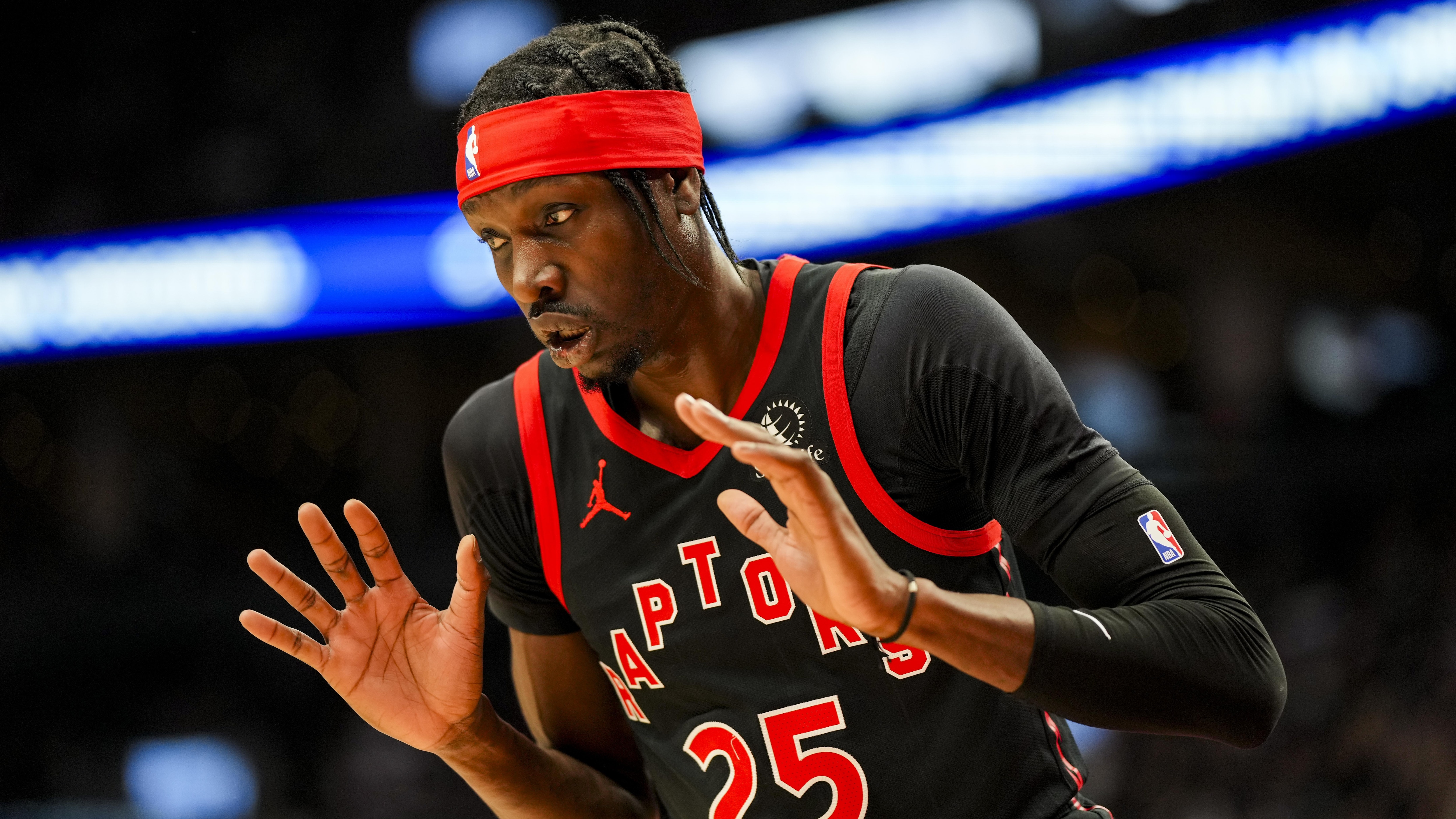 Phoenix Suns v Toronto Raptors