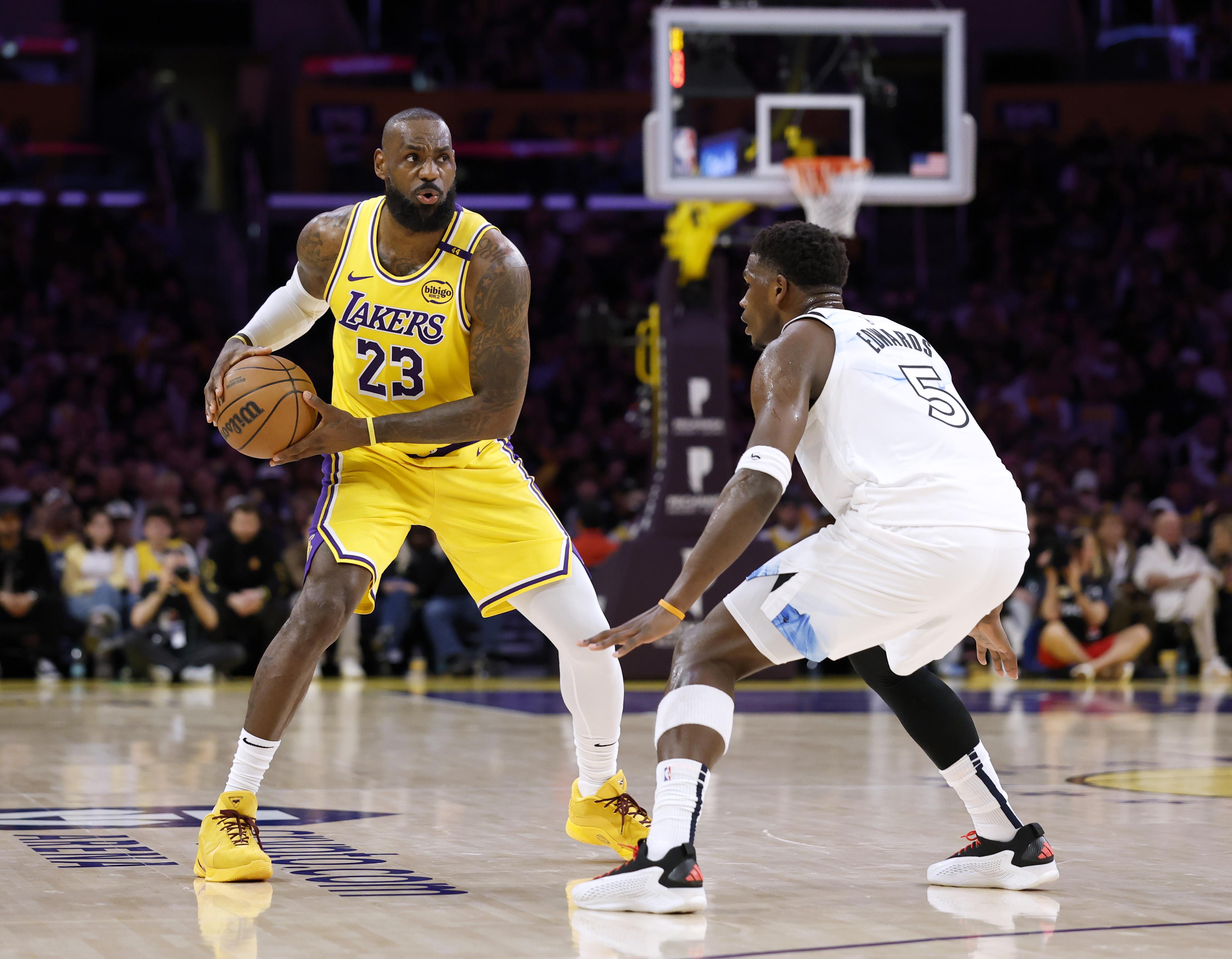 Minnesota Timberwolves v Los Angeles Lakers