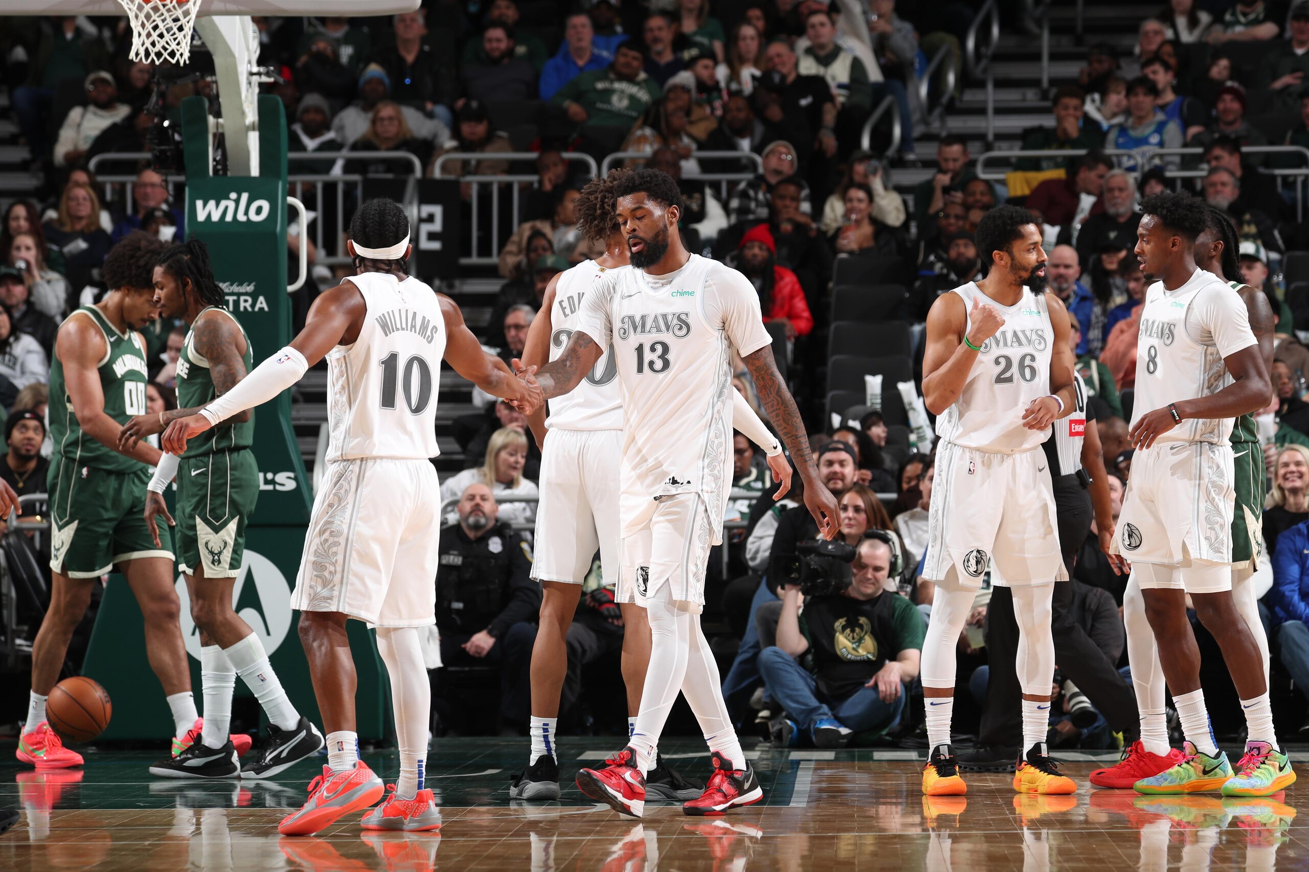 Dallas Mavericks v Milwaukee Bucks