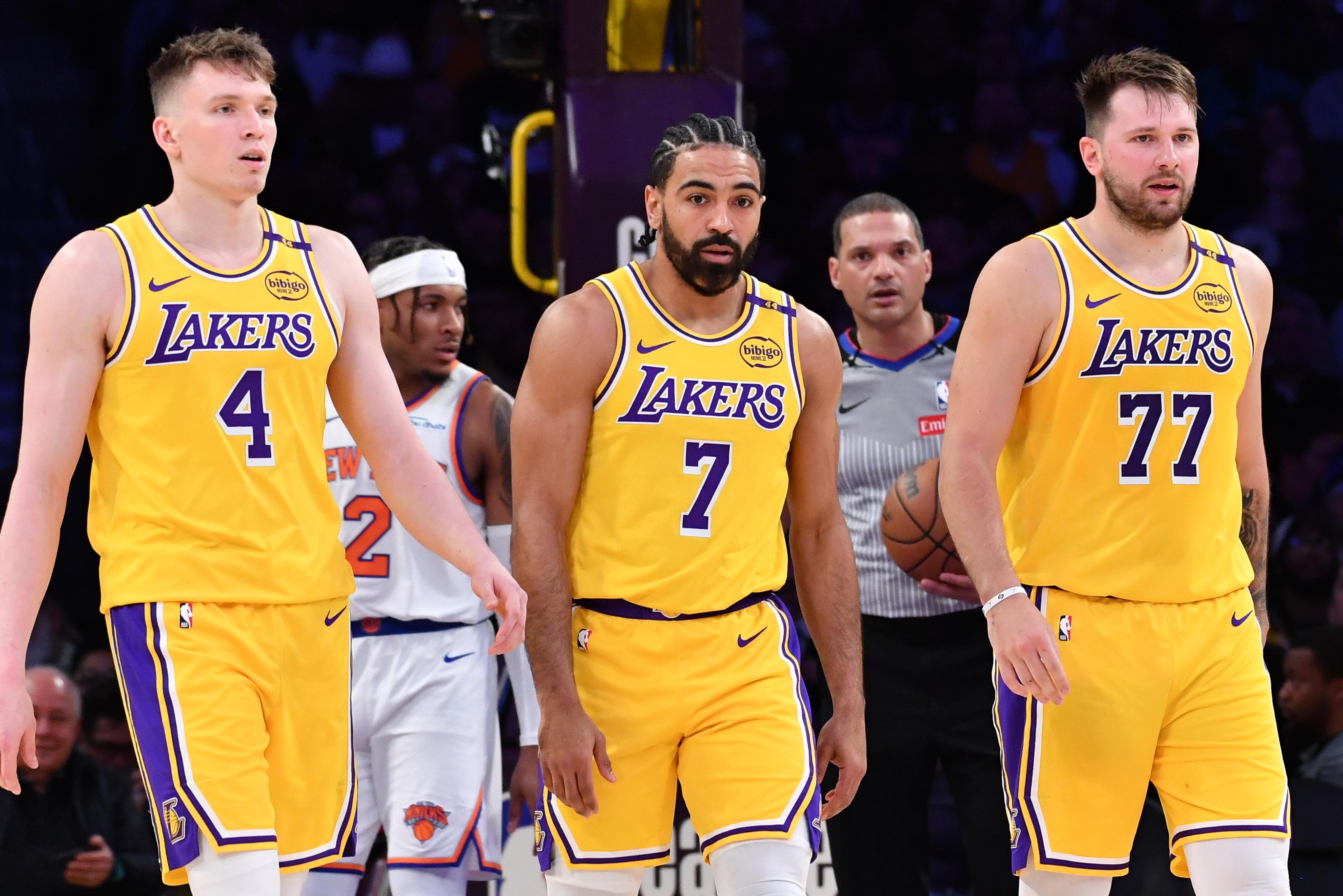 New York Knicks v Los Angeles Lakers