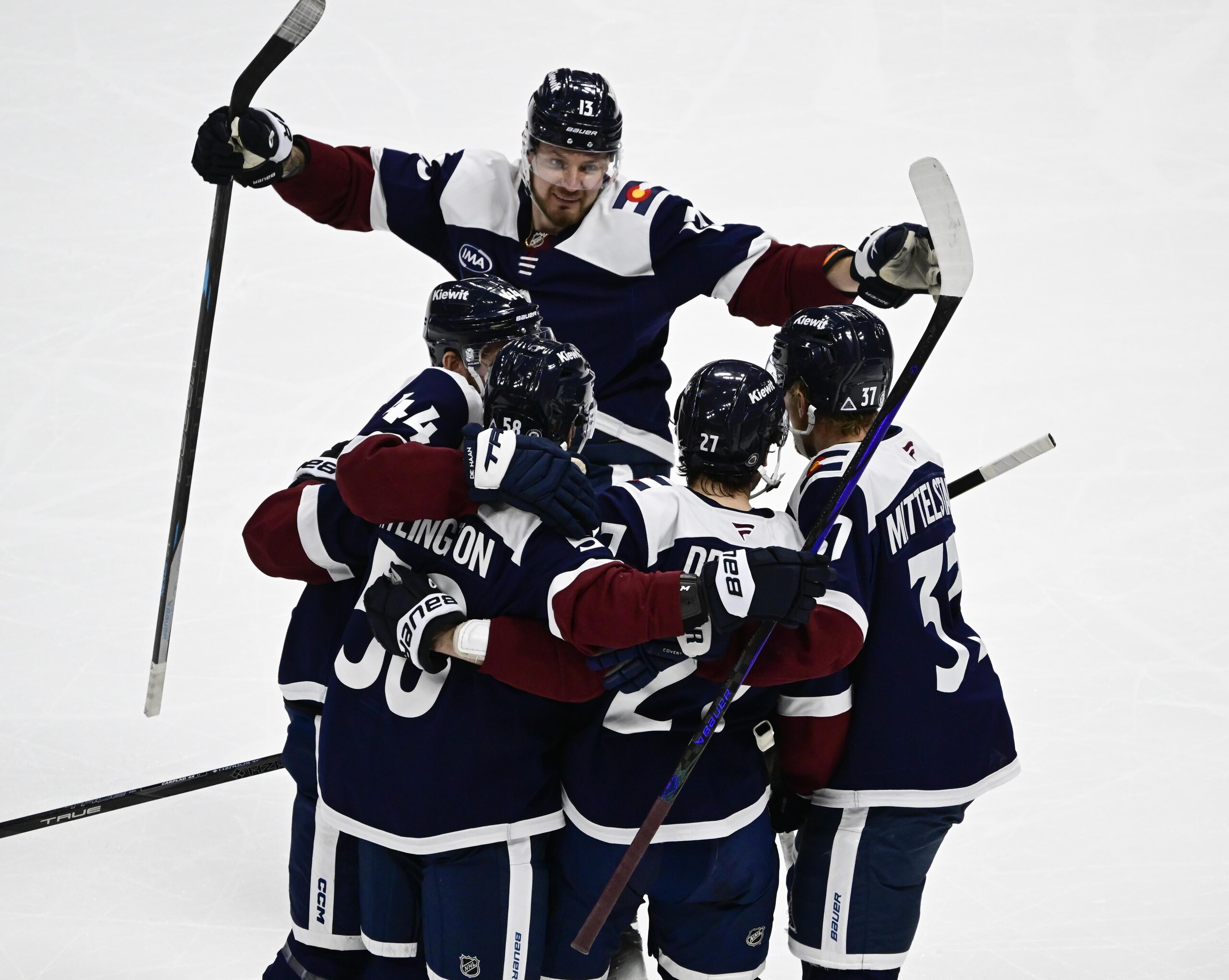 Colorado Avalanche vs Minnesota Wild