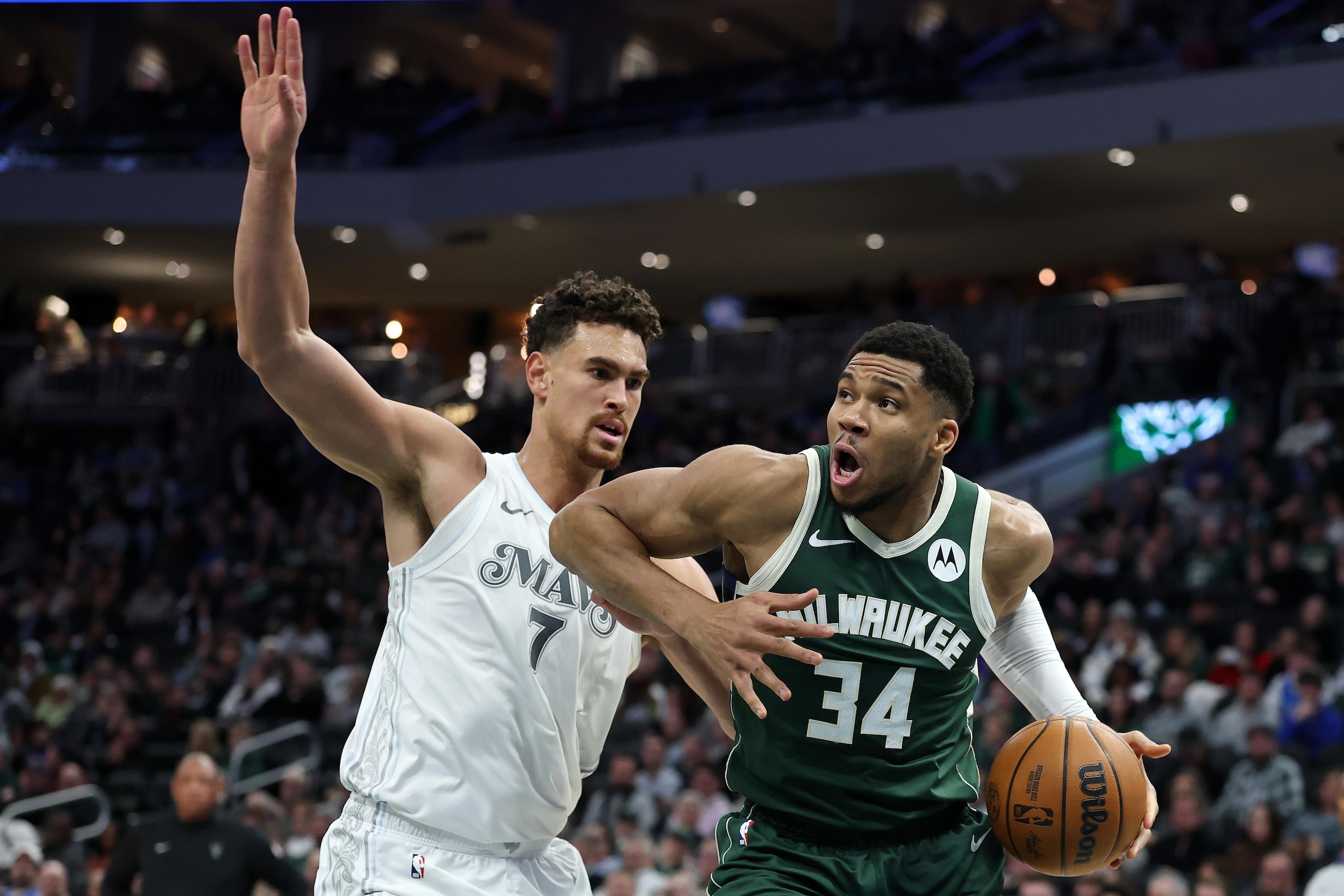 Dallas Mavericks v Milwaukee Bucks