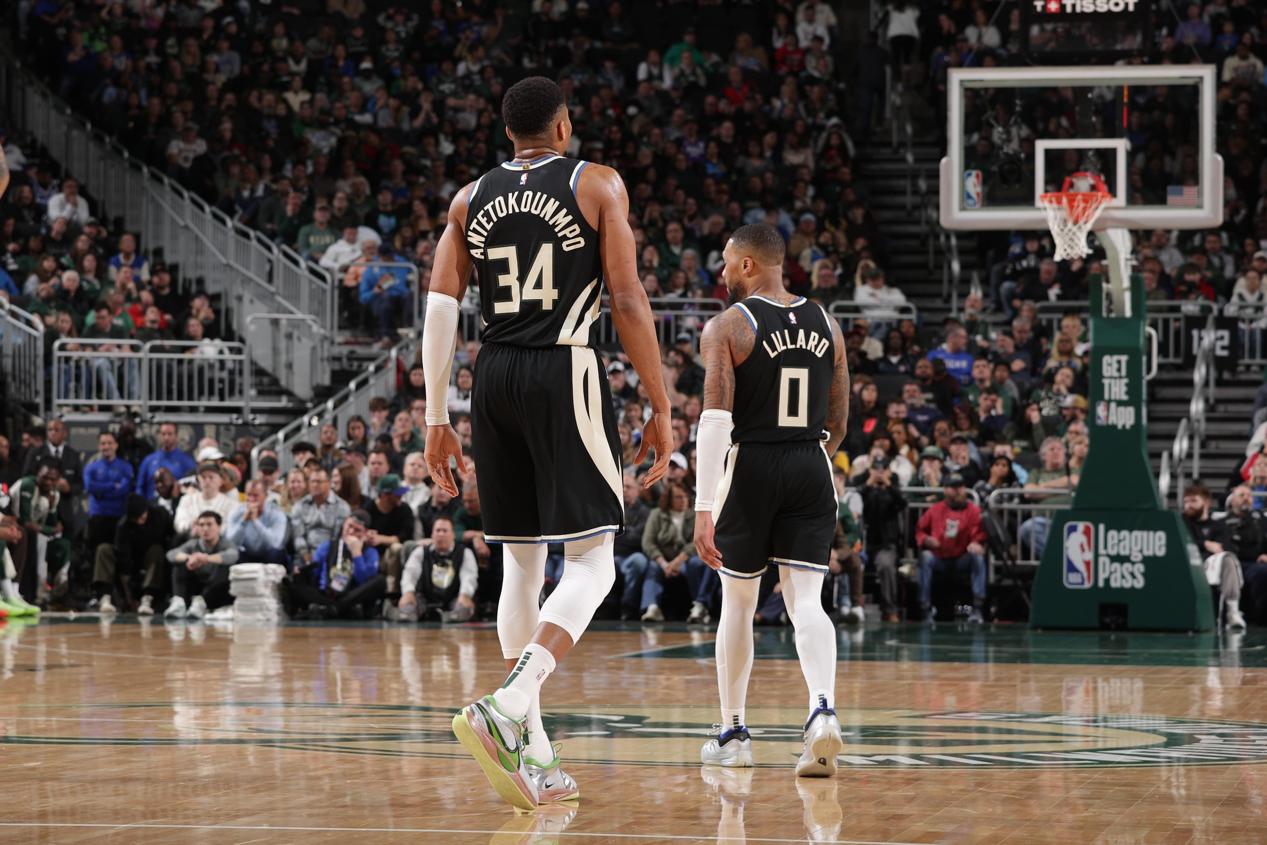 Cleveland Cavaliers v Milwaukee Bucks Cleveland Cavaliers v Milwaukee Bucks
