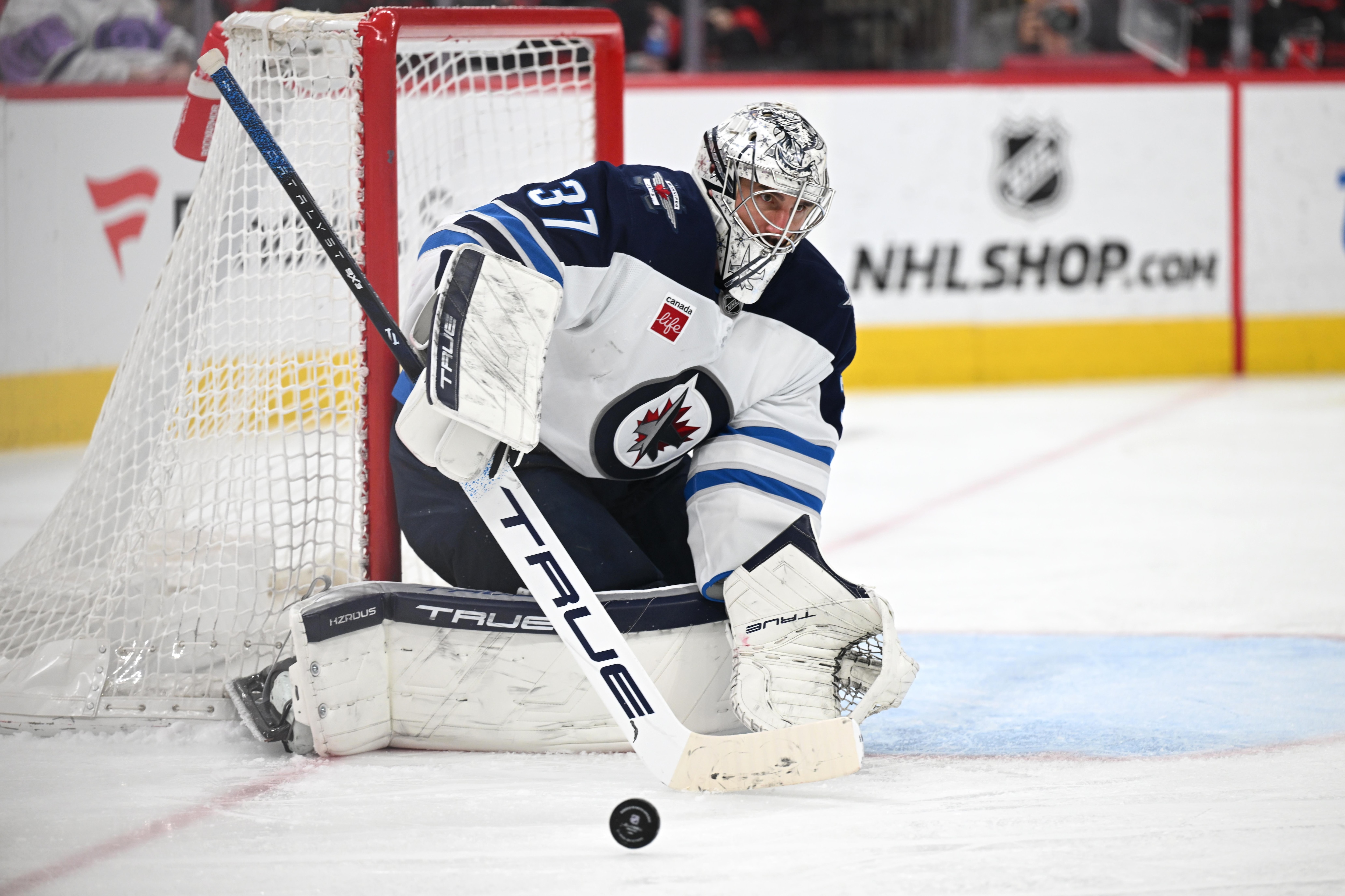 NHL: MAR 09 Jets at Hurricanes