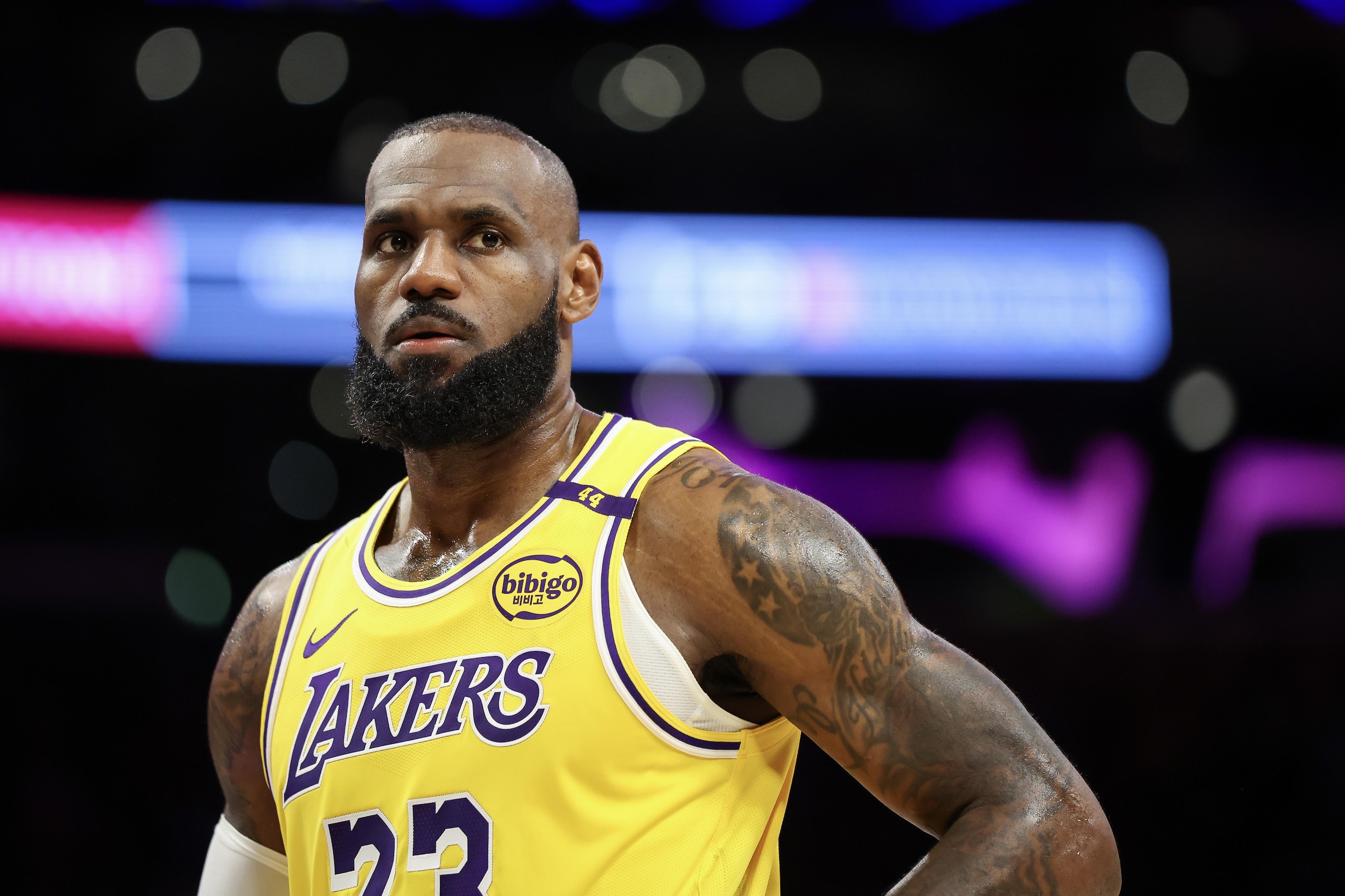 New York Knicks v Los Angeles Lakers