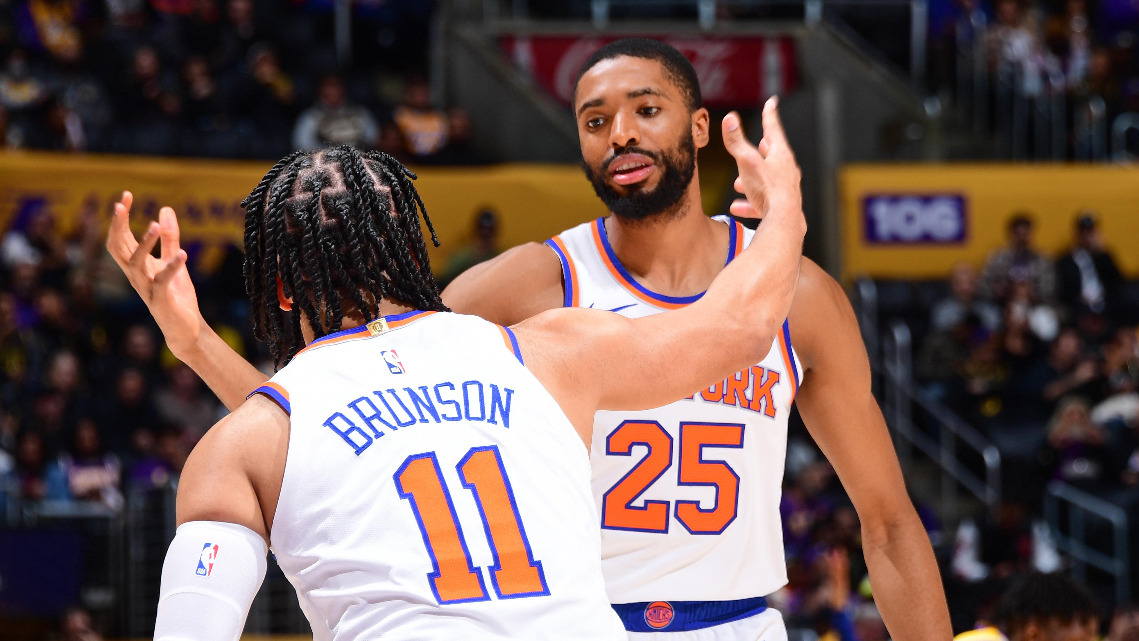 New York Knicks v Los Angeles Lakers