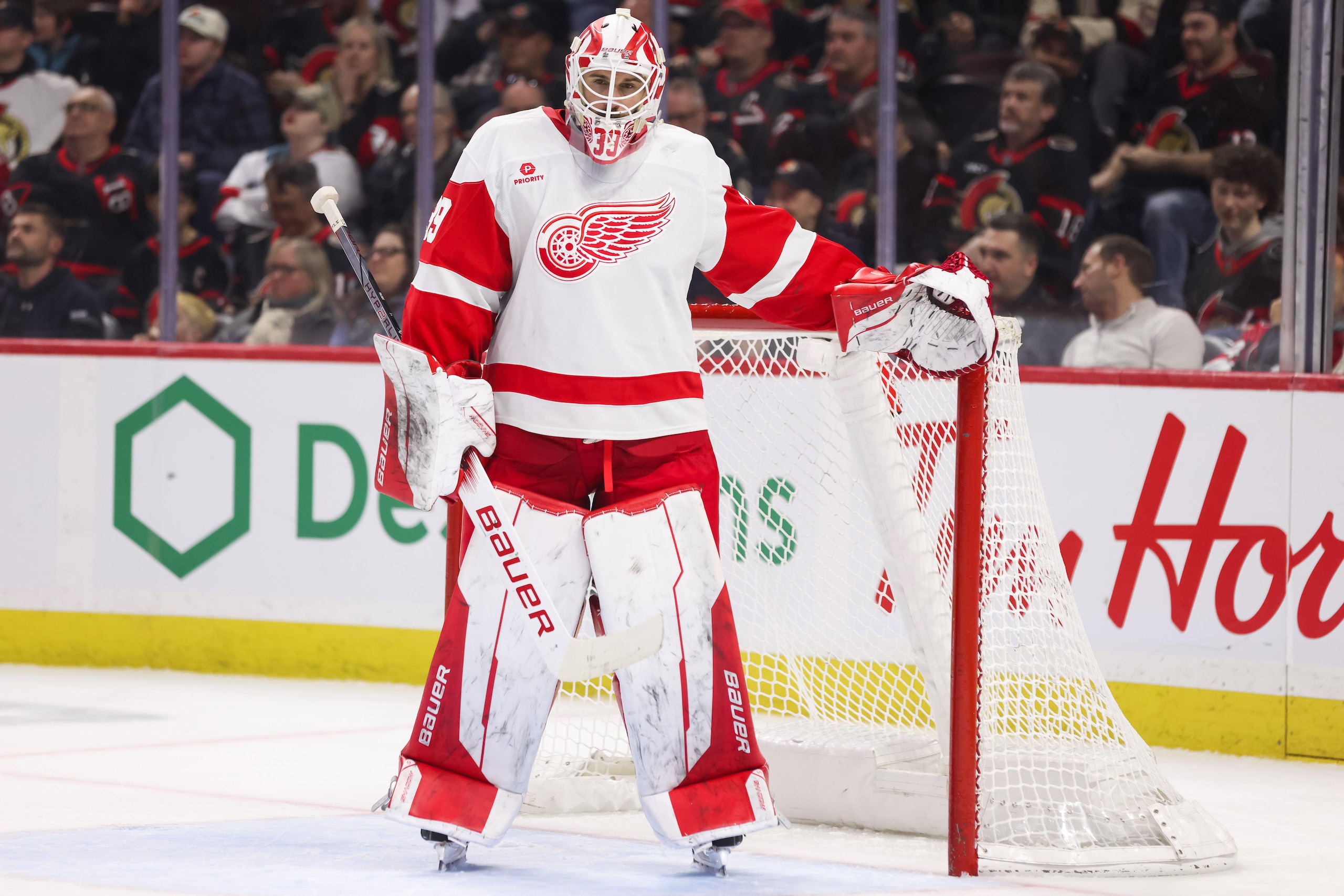 NHL: MAR 10 Red Wings at Senators