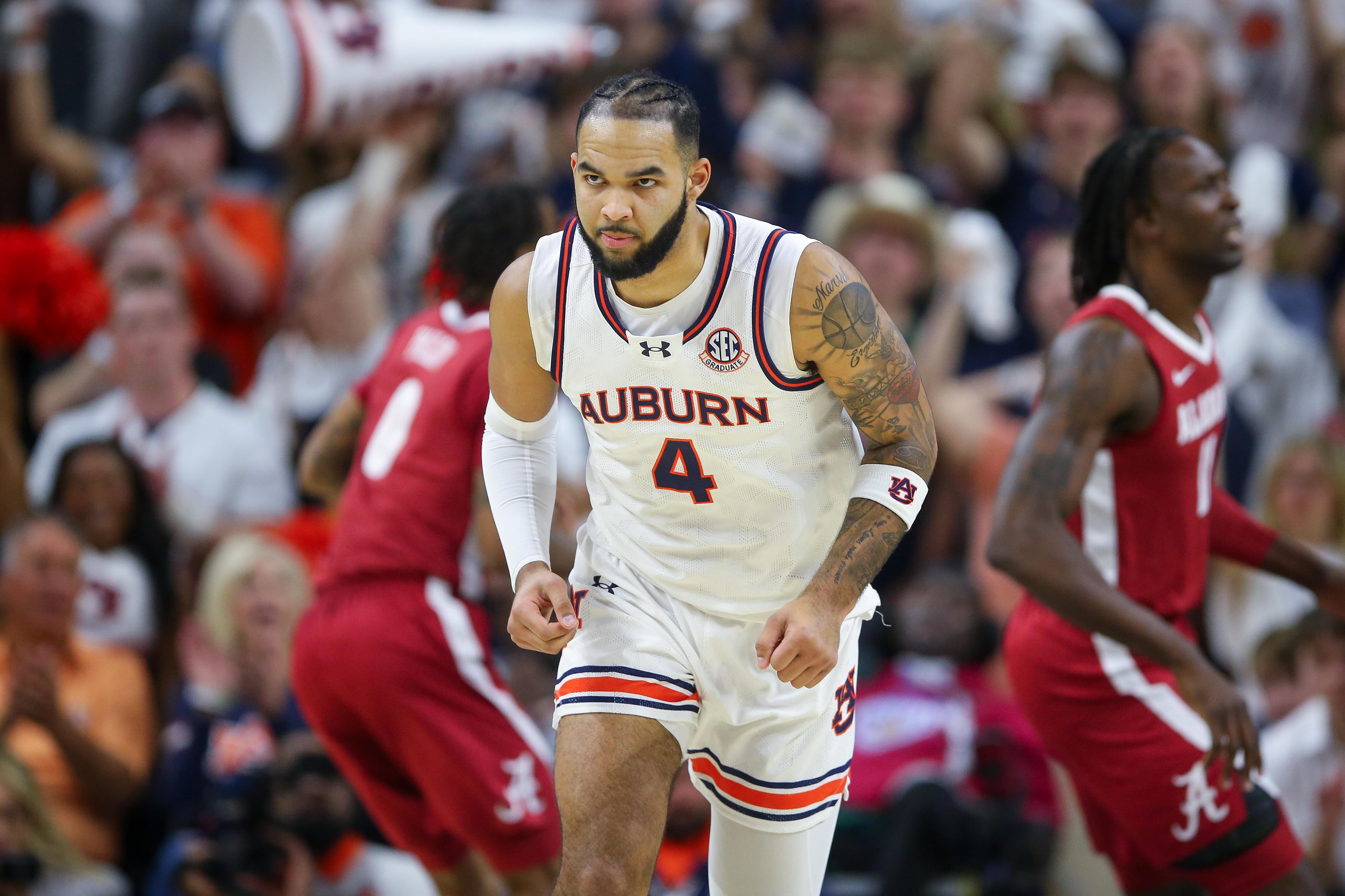 Alabama v Auburn