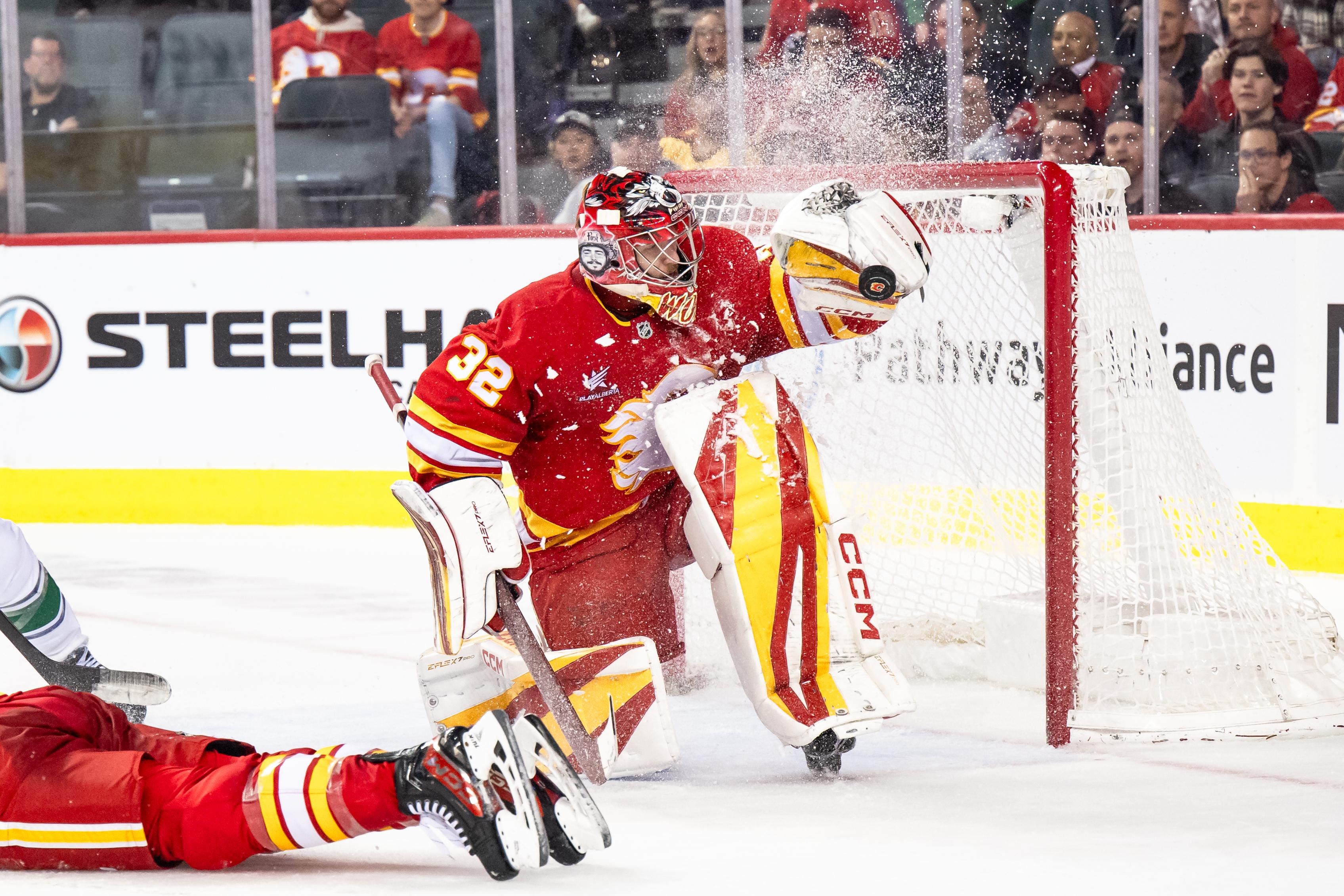 NHL: MAR 12 Canucks at Flames