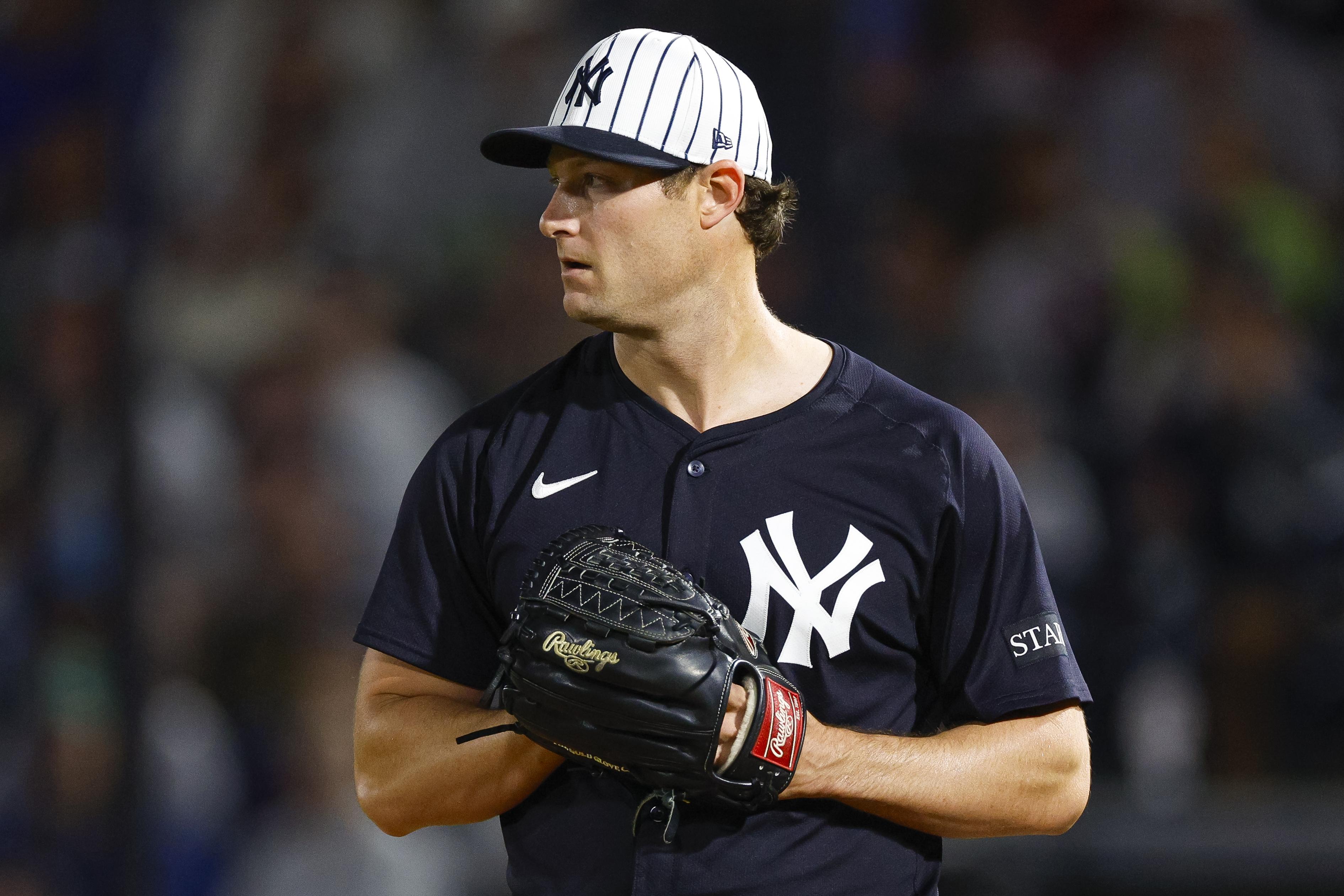 Toronto Blue Jays v New York Yankees