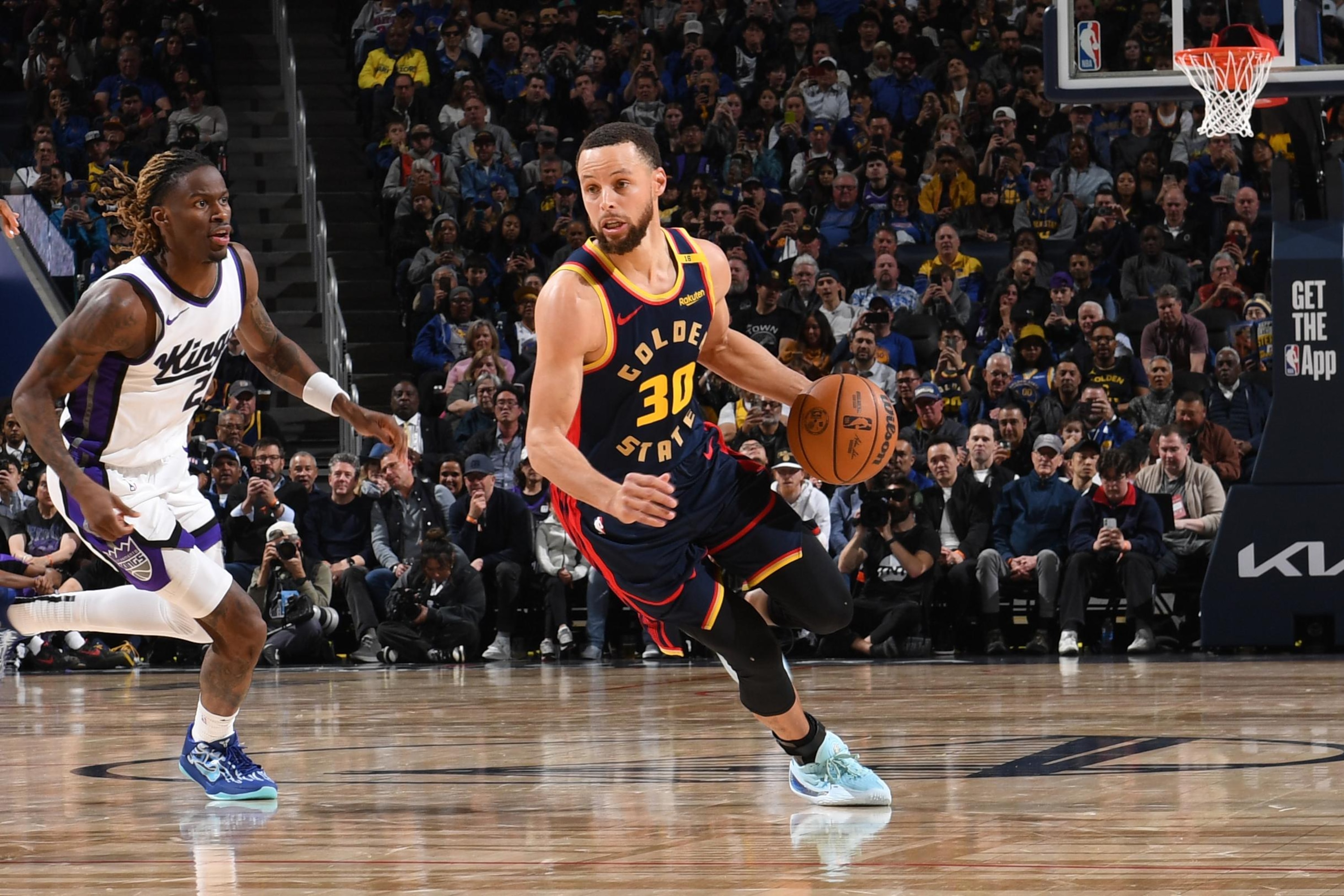 Video Warriors Stephen Curry Hits 4k Career 3 Pointers Extends Nba Video Warriors Stephen Curry Hits 4k Career 3 Pointers Extends Nba