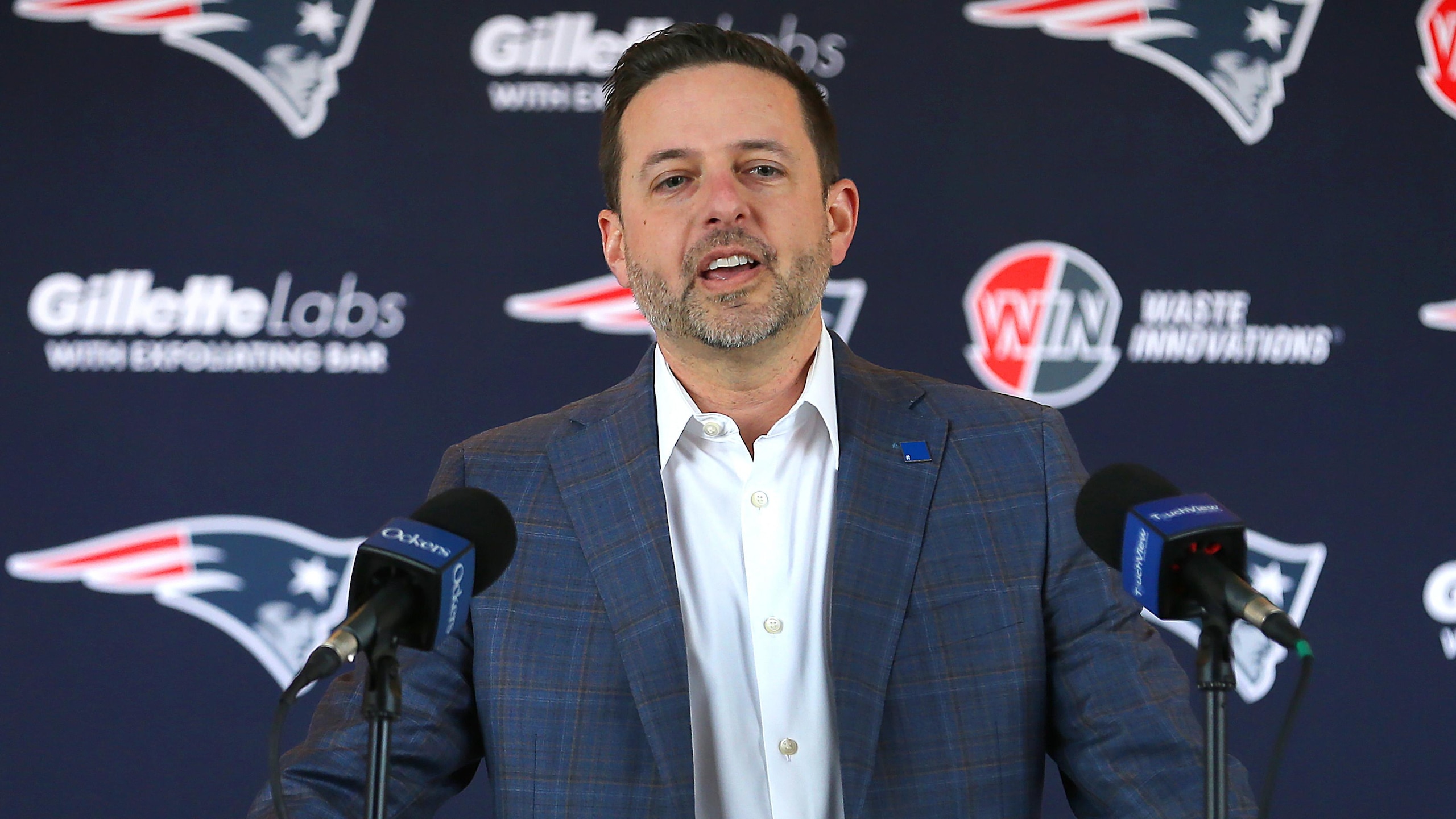 While Patriots celebrate new additions, glaring holes remain on offensive line and at wide receiver While Patriots celebrate new additions, glaring holes remain on offensive line and at wide receiver