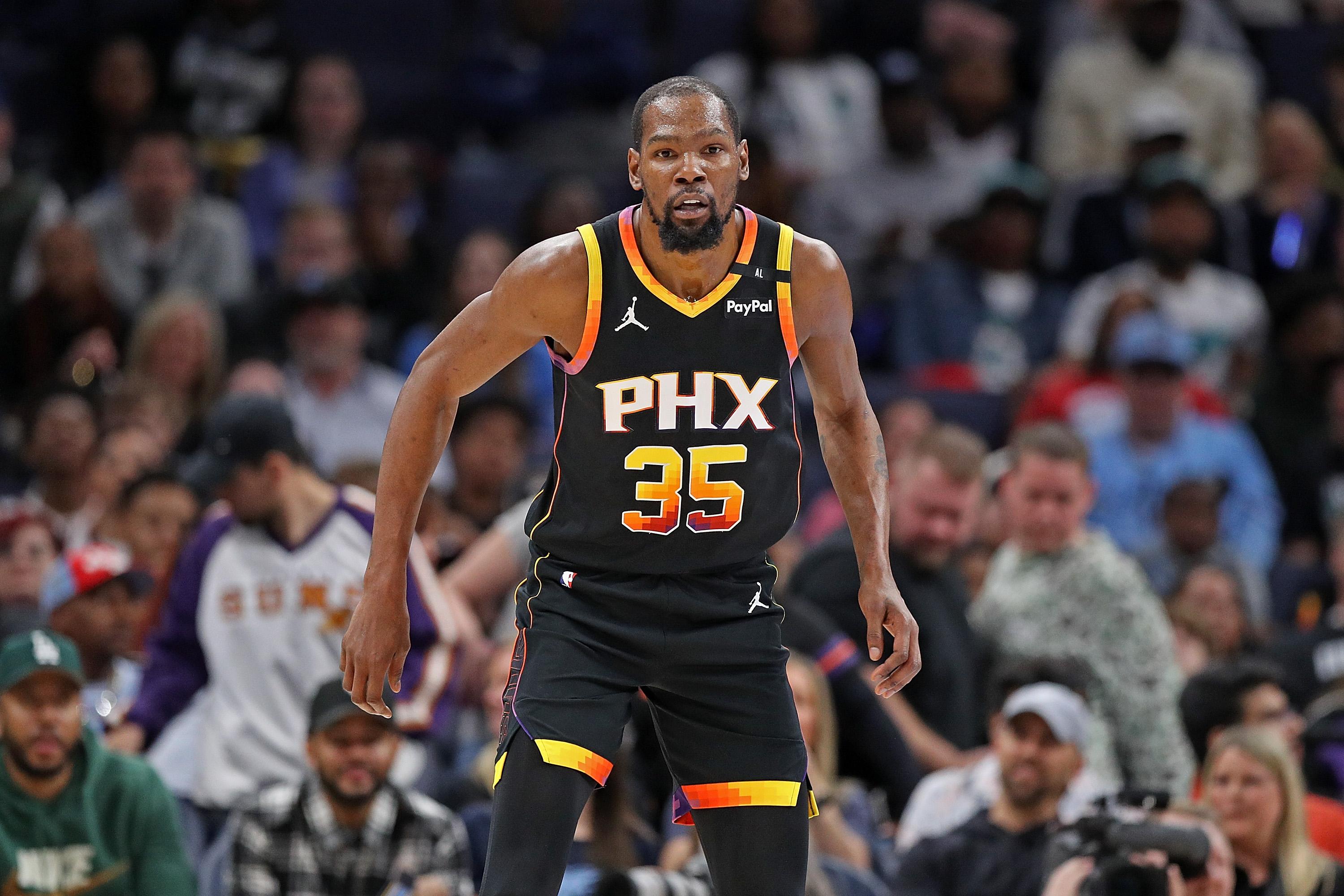 Phoenix Suns v Memphis Grizzlies