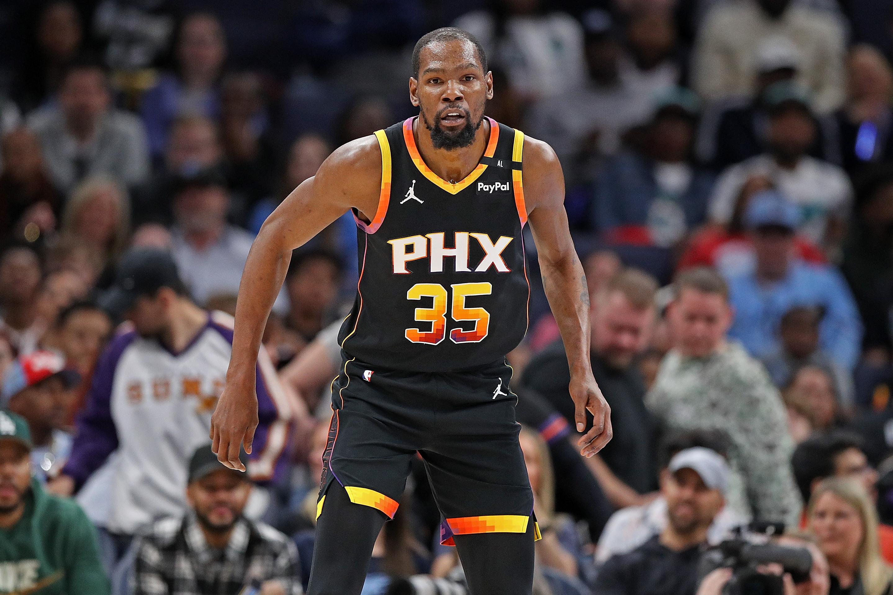 Phoenix Suns v Memphis Grizzlies