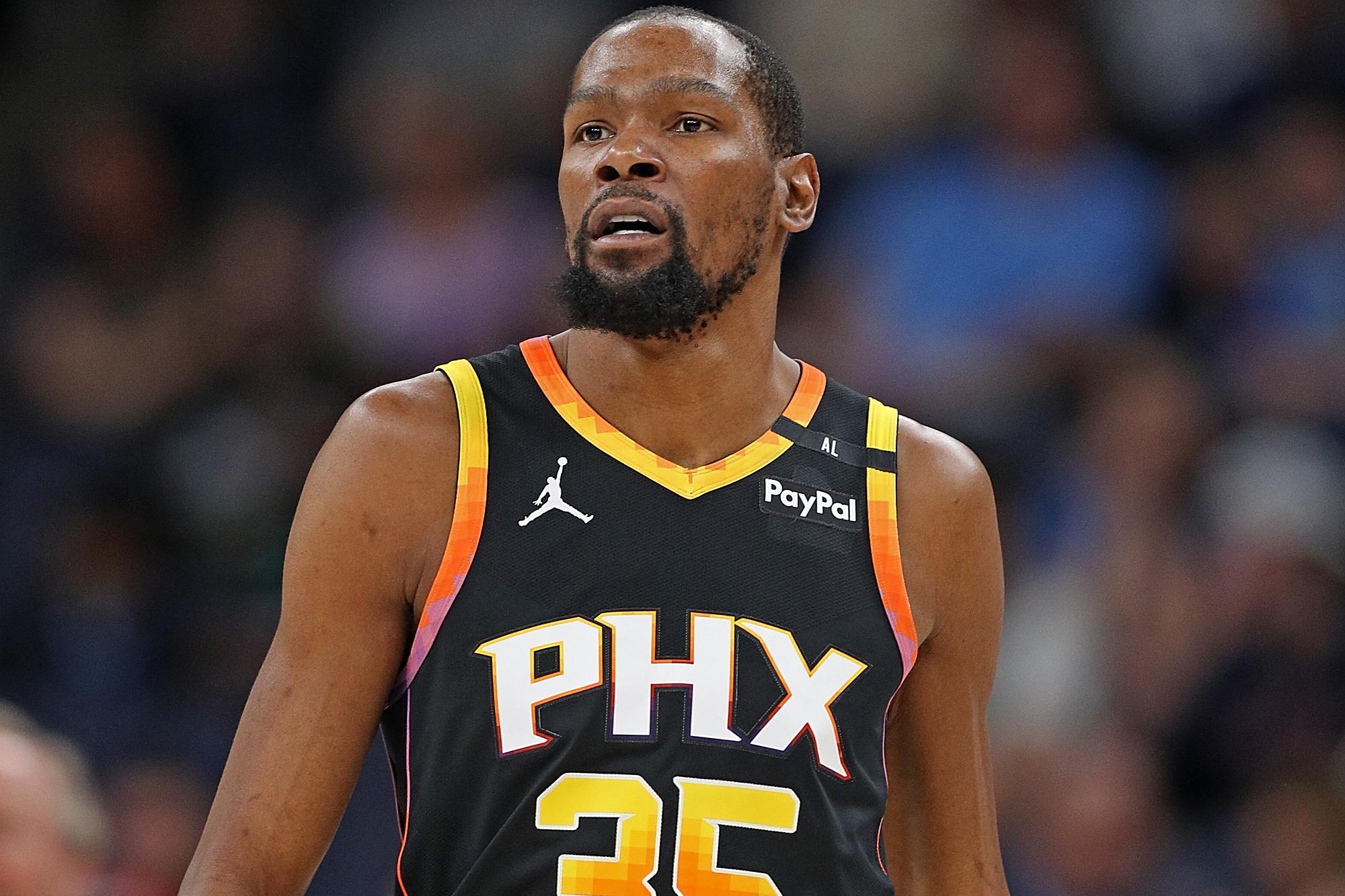 Phoenix Suns v Memphis Grizzlies