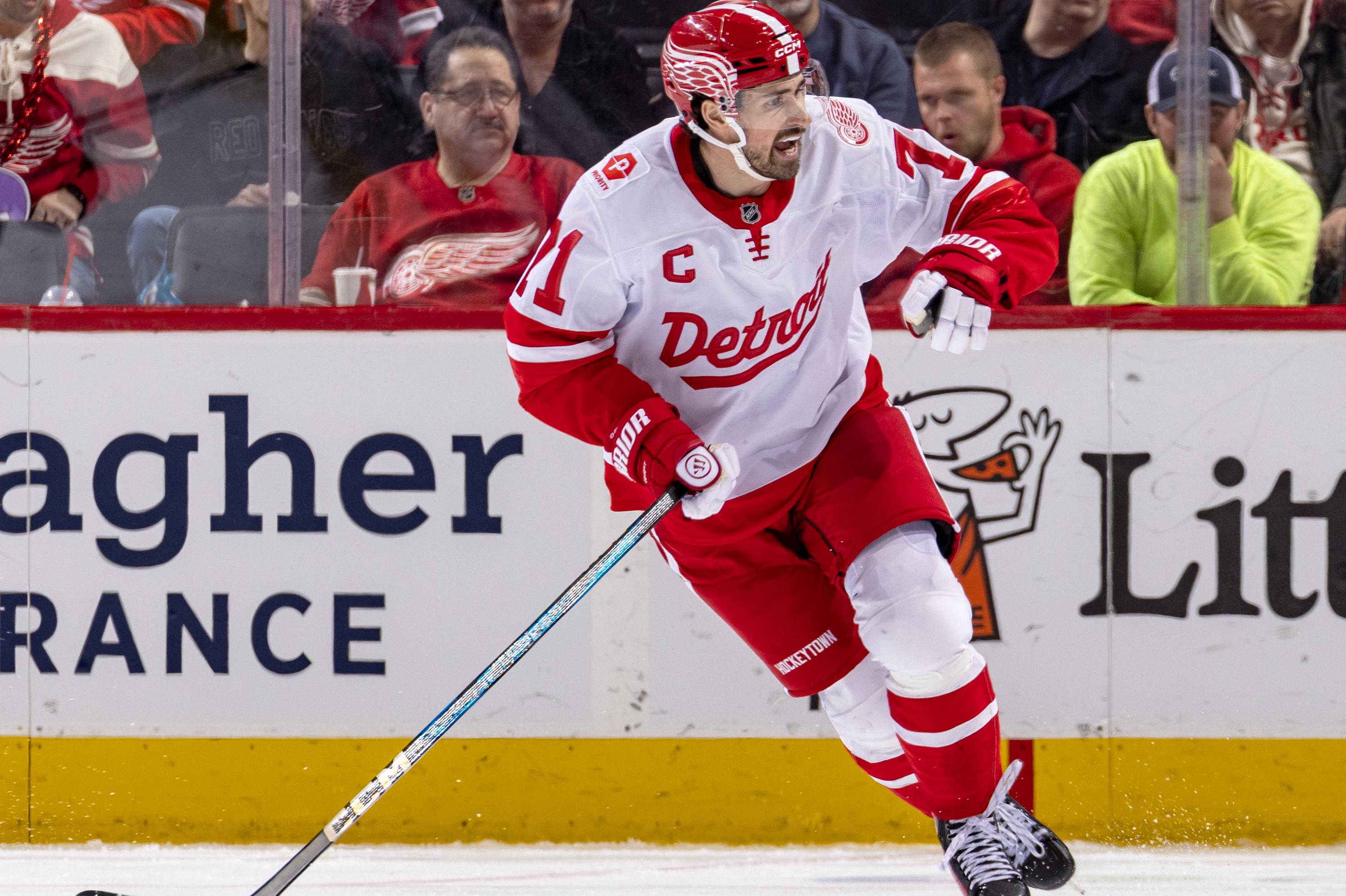 Buffalo Sabres v Detroit Red Wings