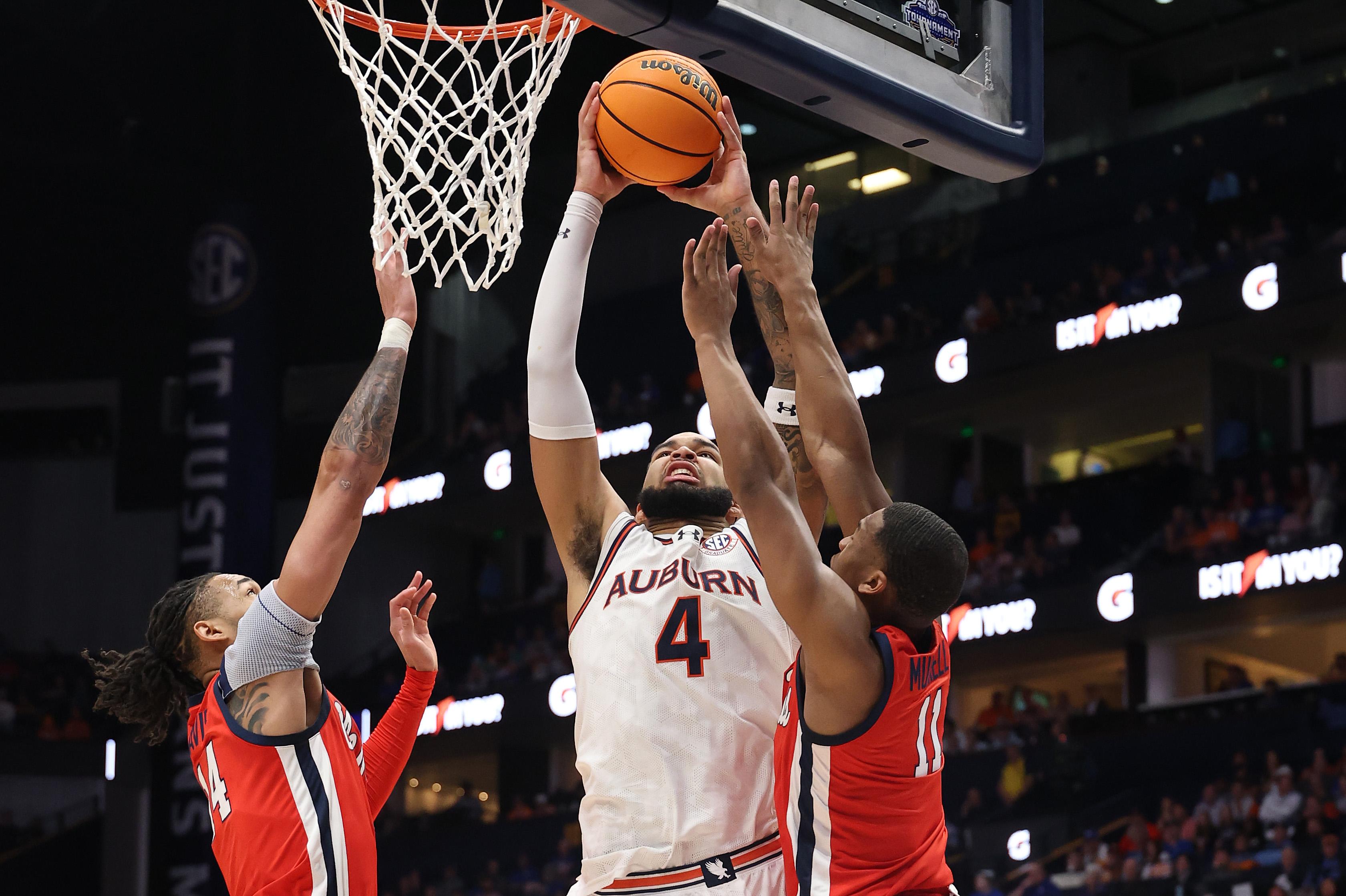 Ole Miss v Auburn