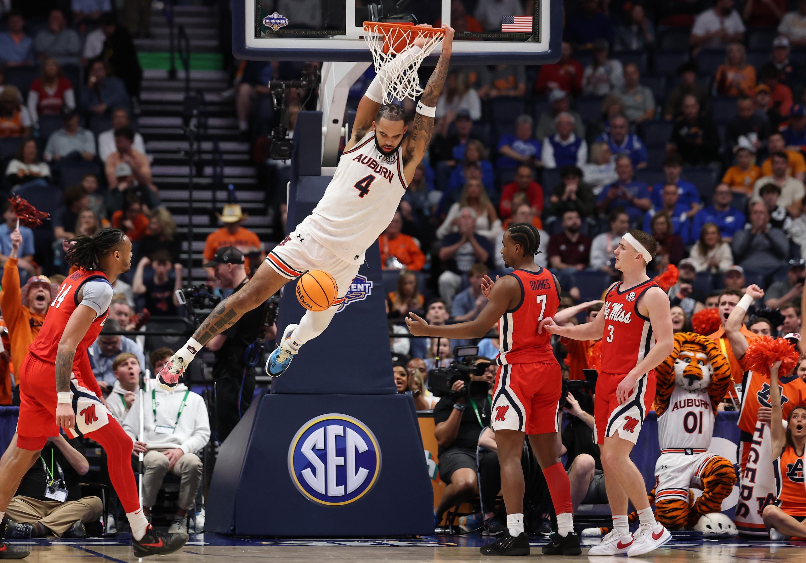 Ole Miss v Auburn