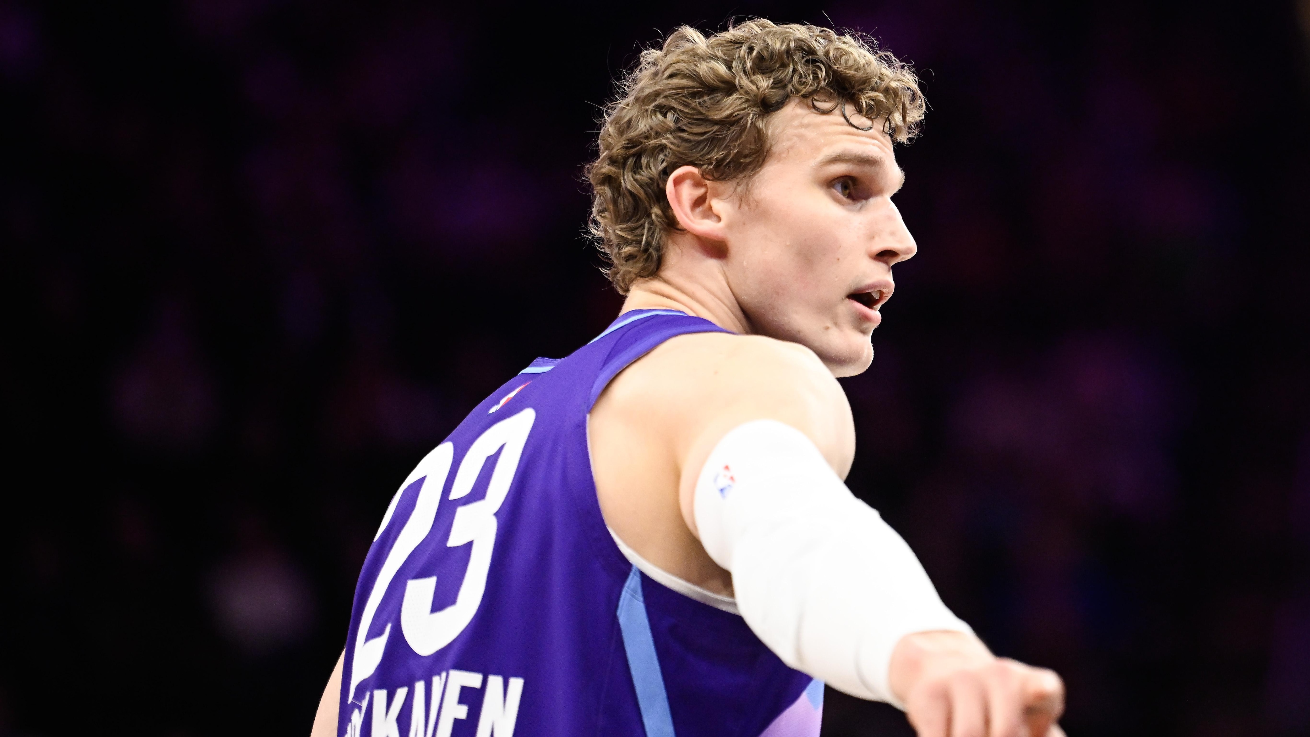 Chicago Bulls v Utah Jazz