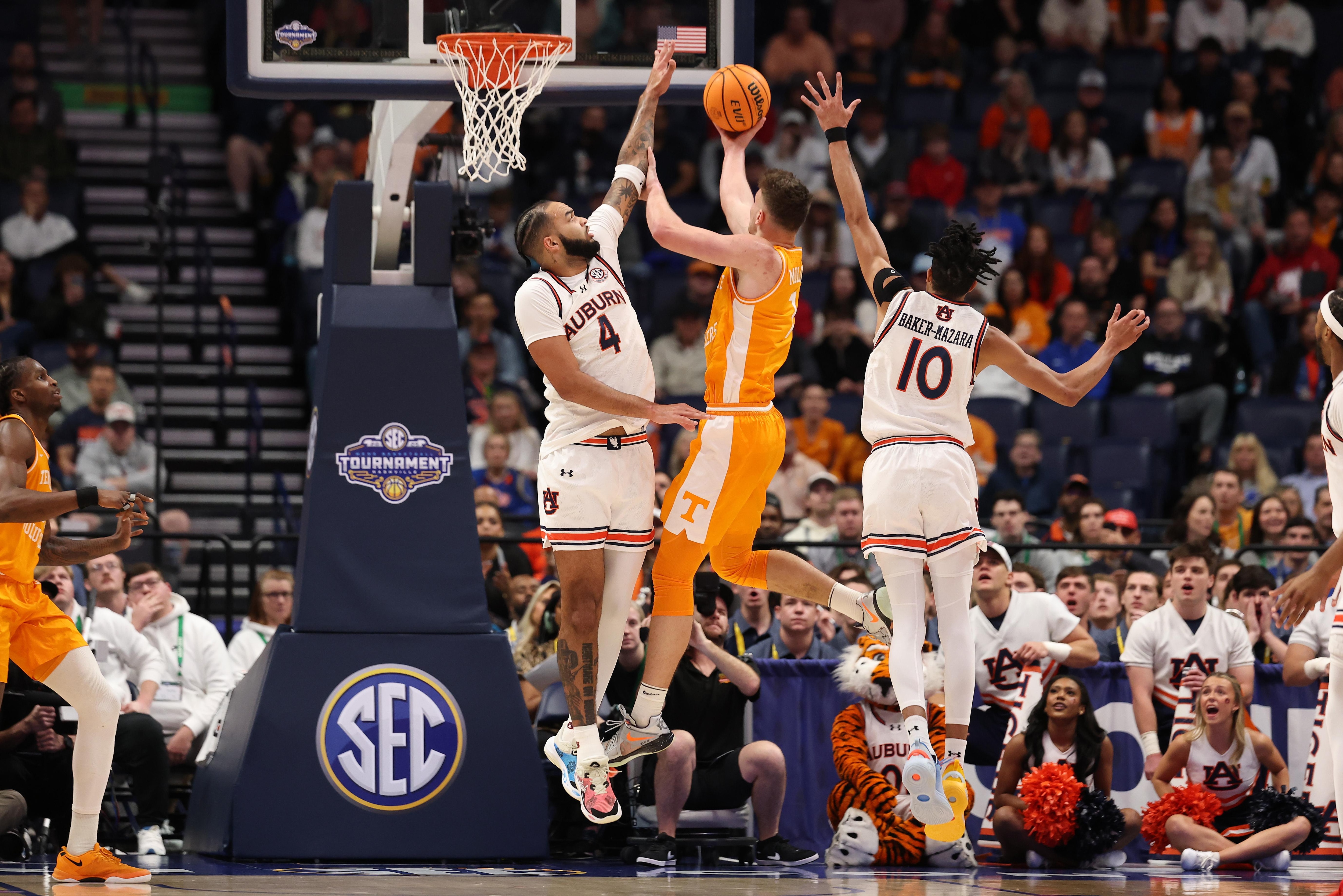 Auburn v Tennessee