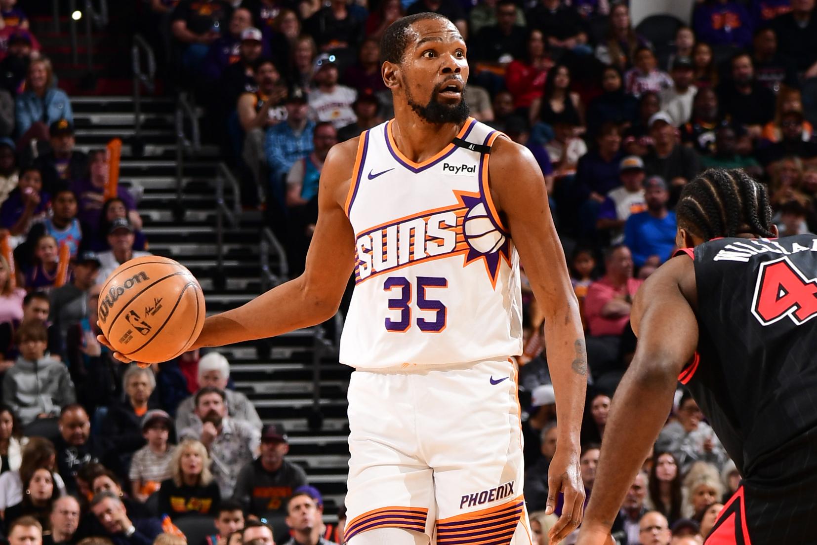 Chicago Bulls v Phoenix Suns