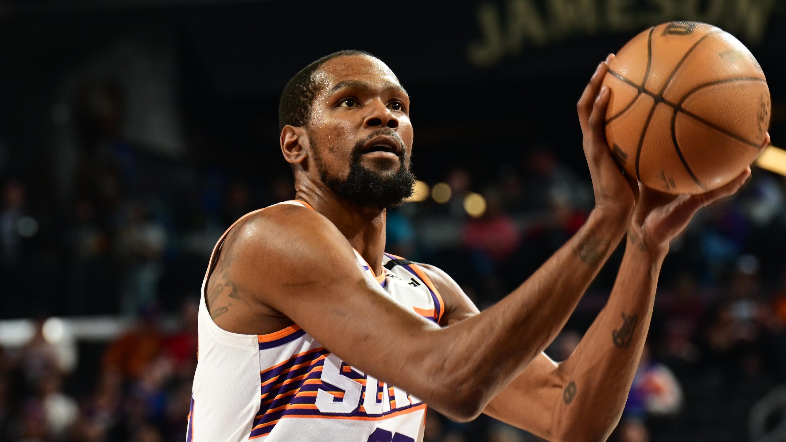 Chicago Bulls v Phoenix Suns