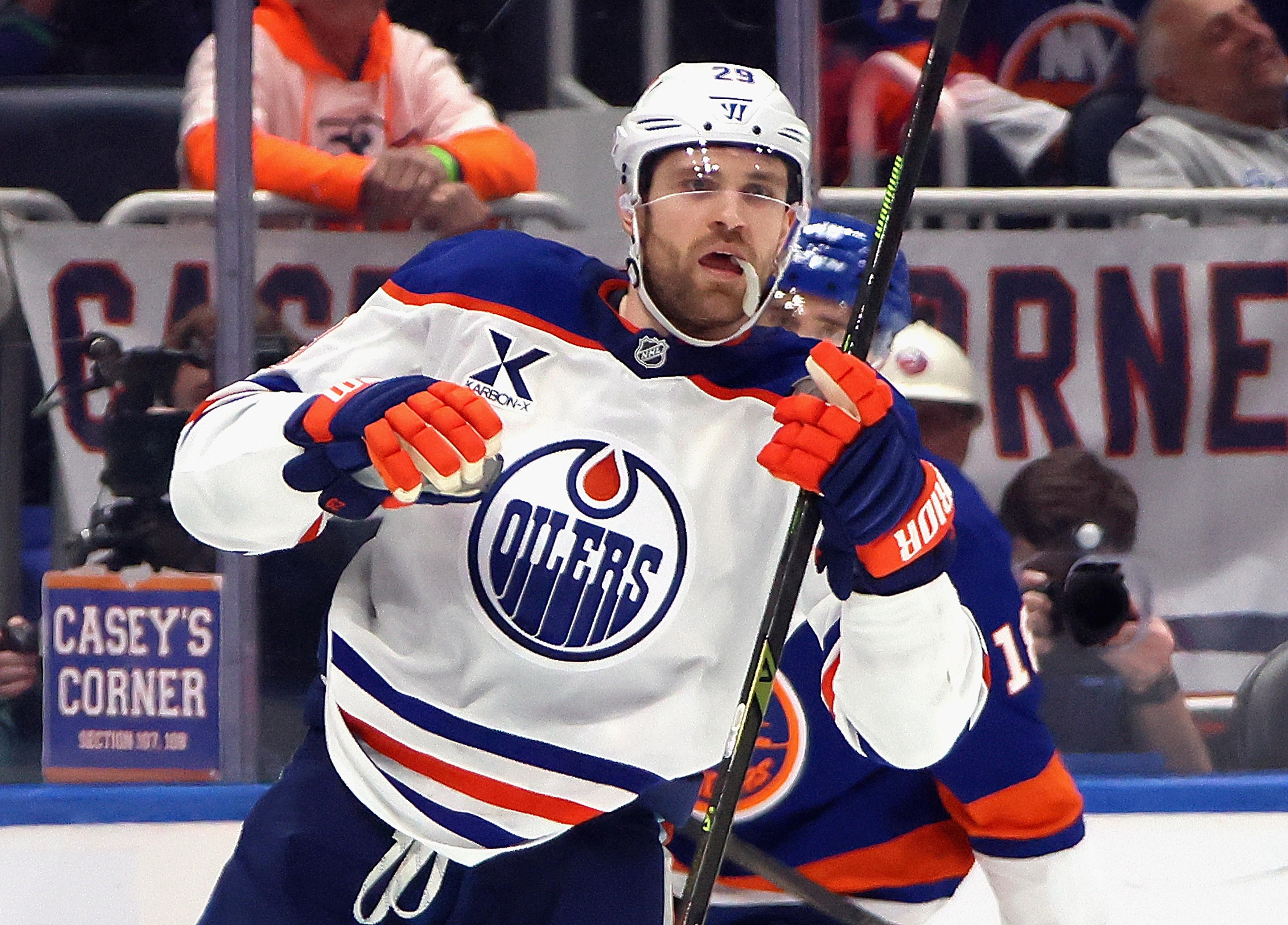 Edmonton Oilers v New York Islanders