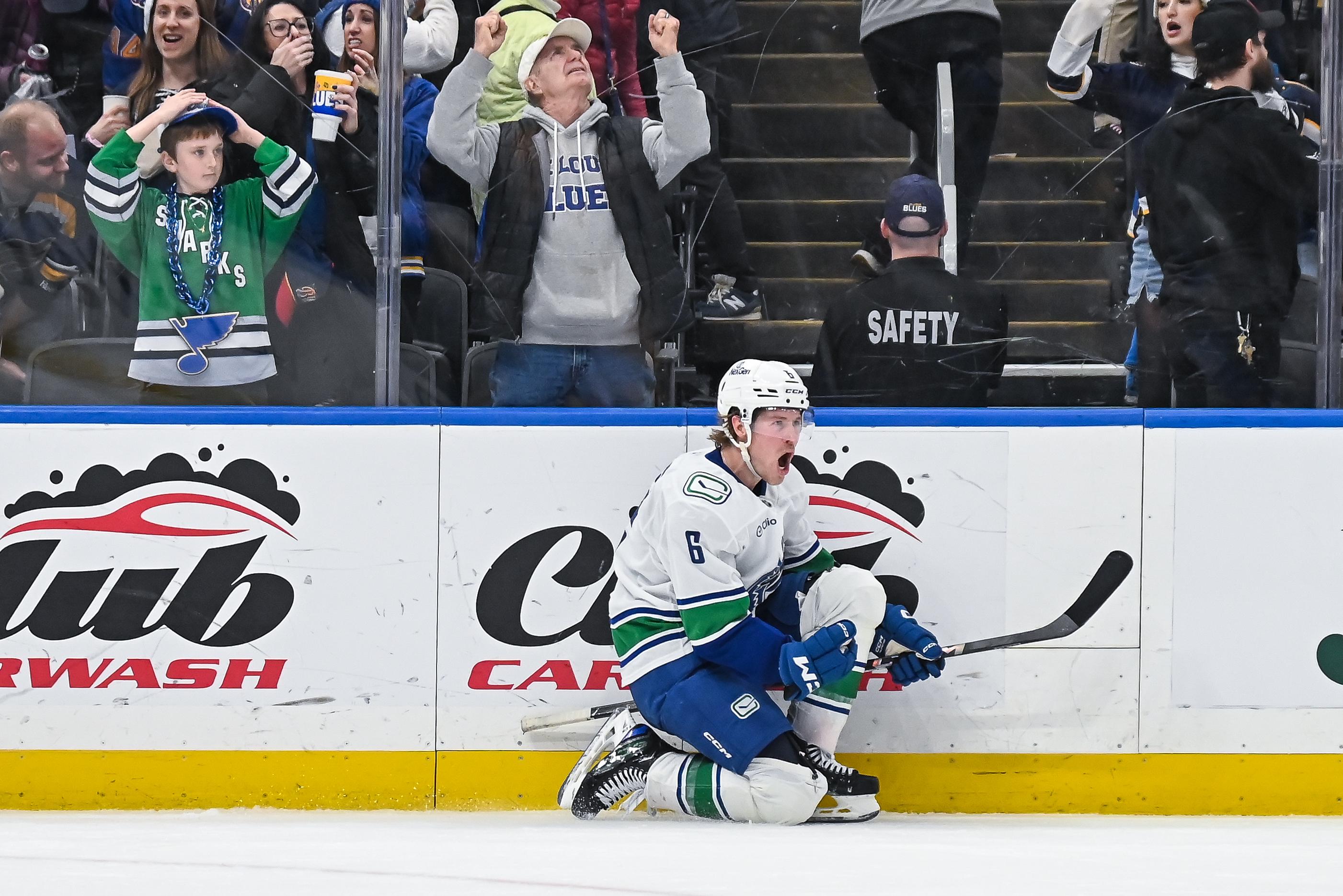 NHL: MAR 20 Canucks at Blues