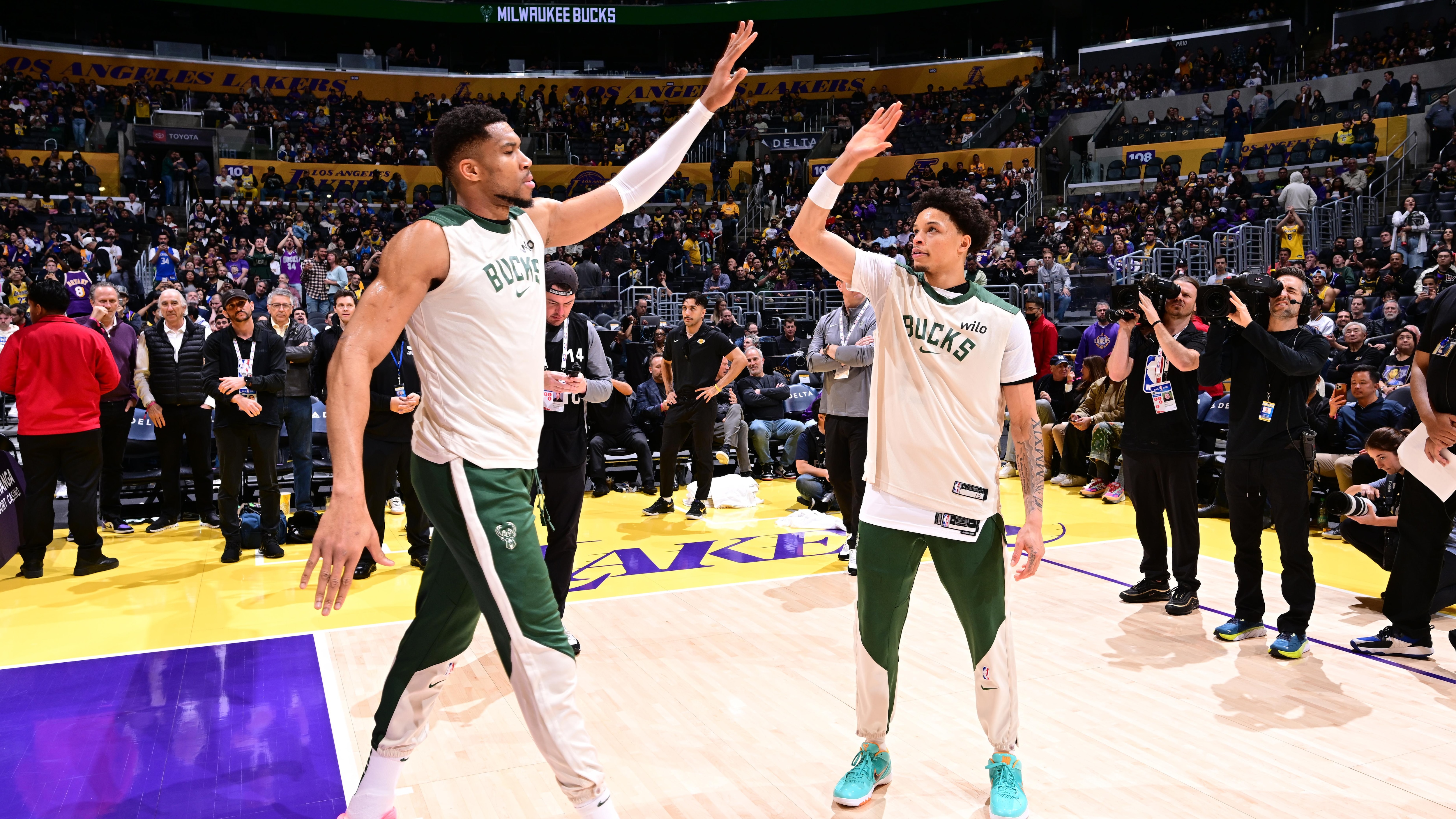 Milwaukee Bucks v Los Angeles Lakers