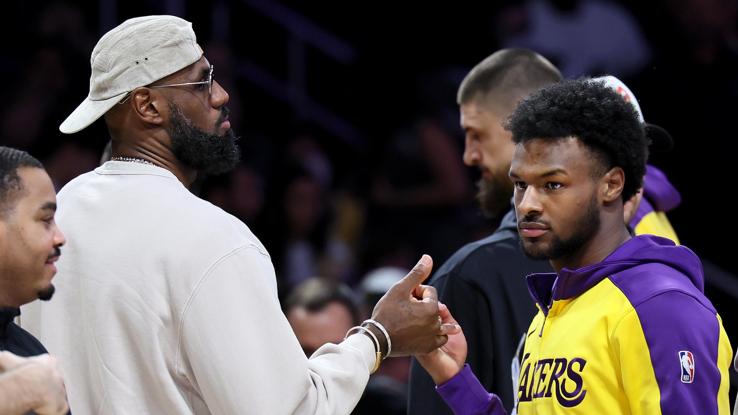 Lakers vs Bucks