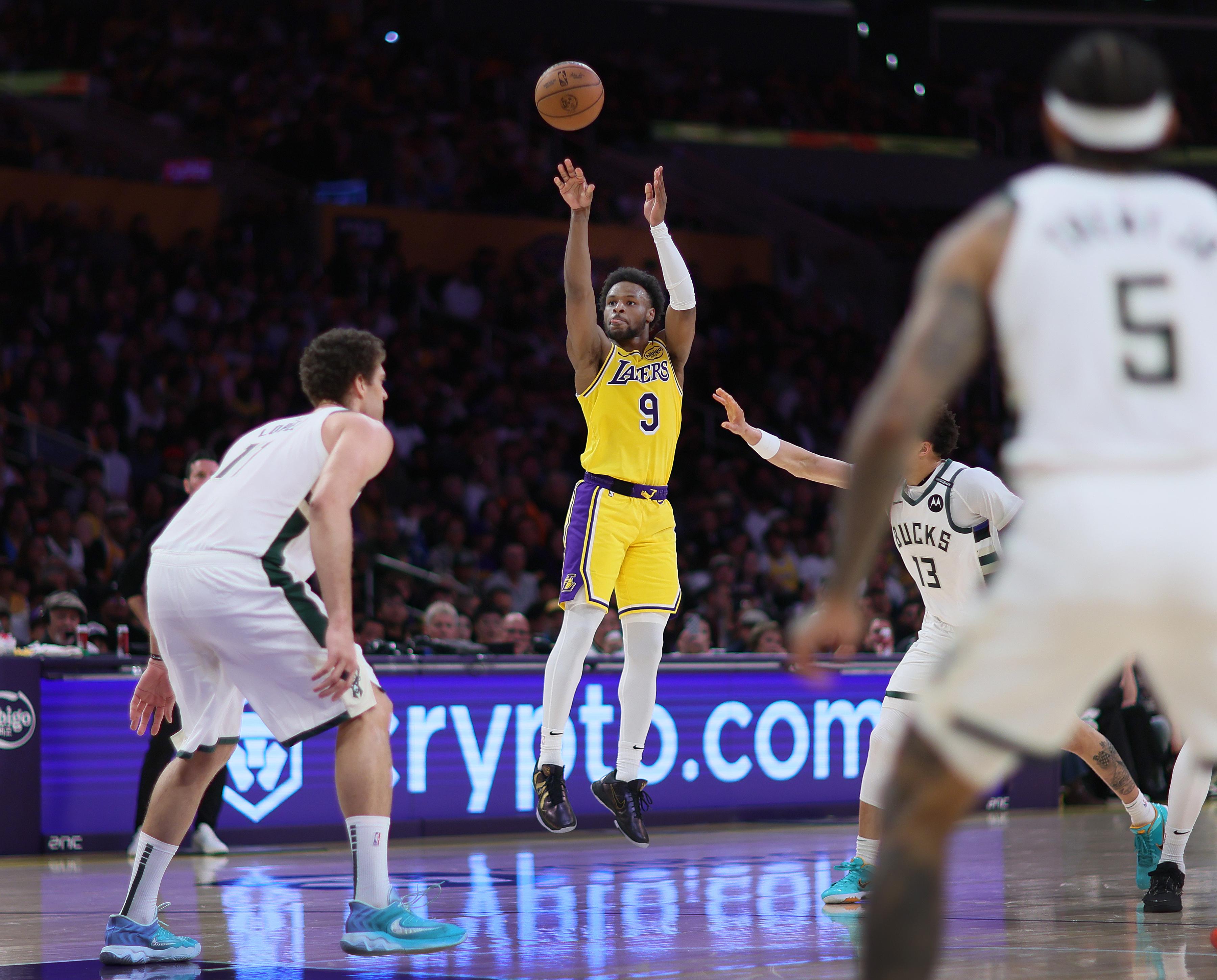 Lakers vs Bucks