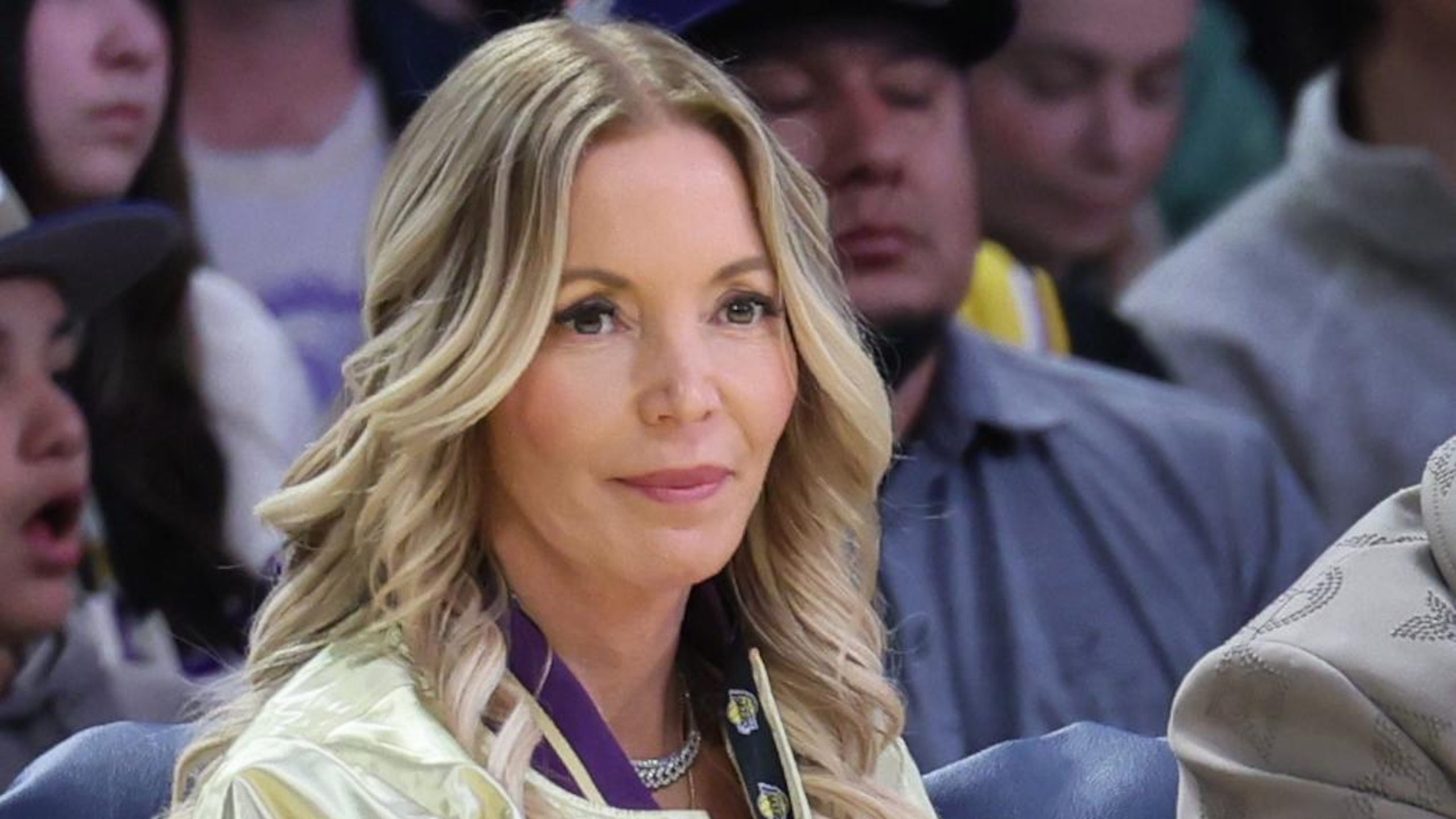 Lakers vs Bucks