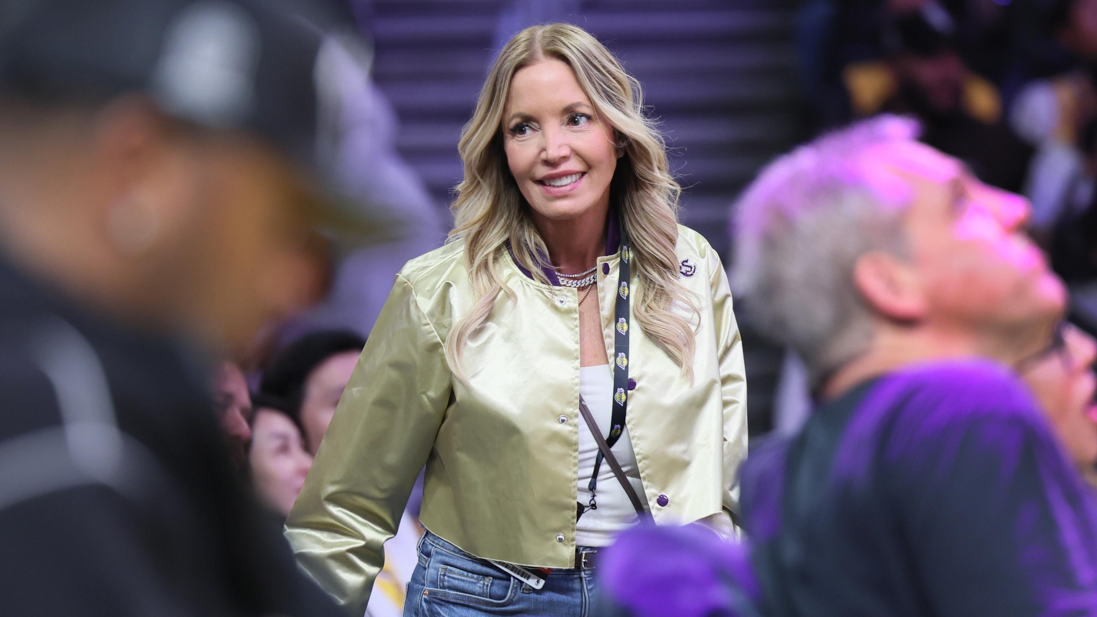 Buss Family 'Infighting' Before Historic $10B Sale of Lakers Detailed in Latest NBA Rumors - Bleacher Report