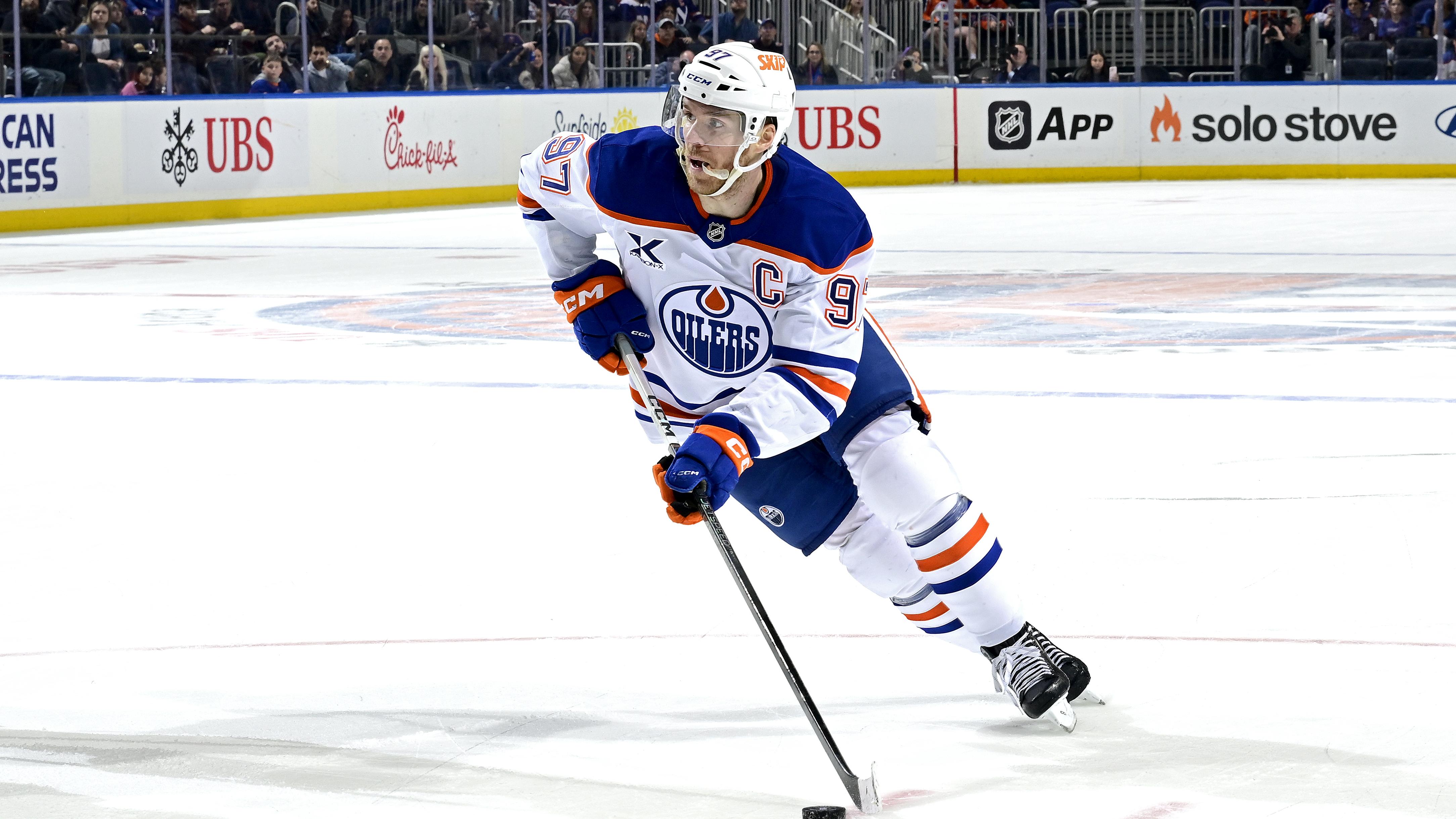 Edmonton Oilers v New York Islanders