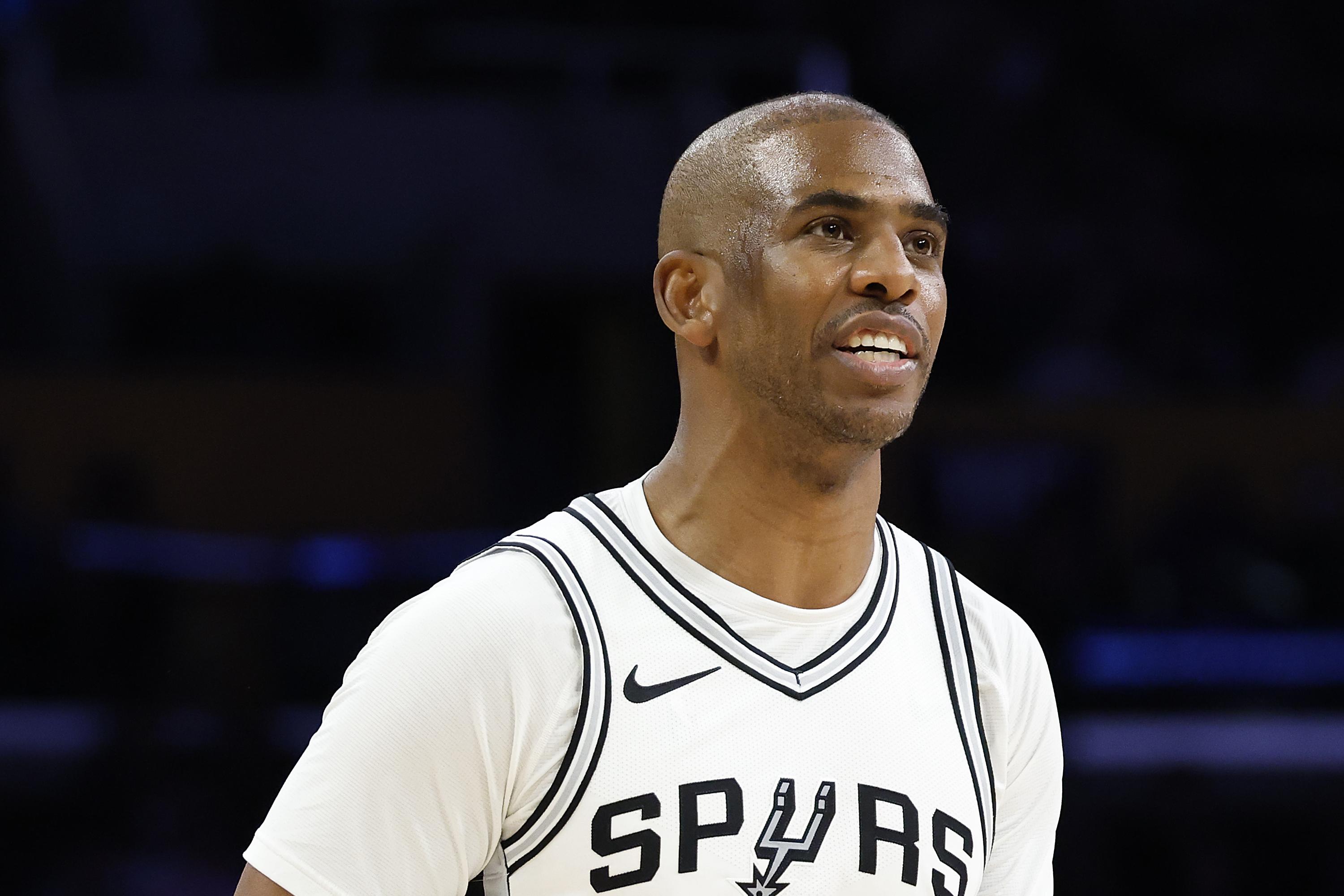 San Antonio Spurs v Los Angeles Lakers