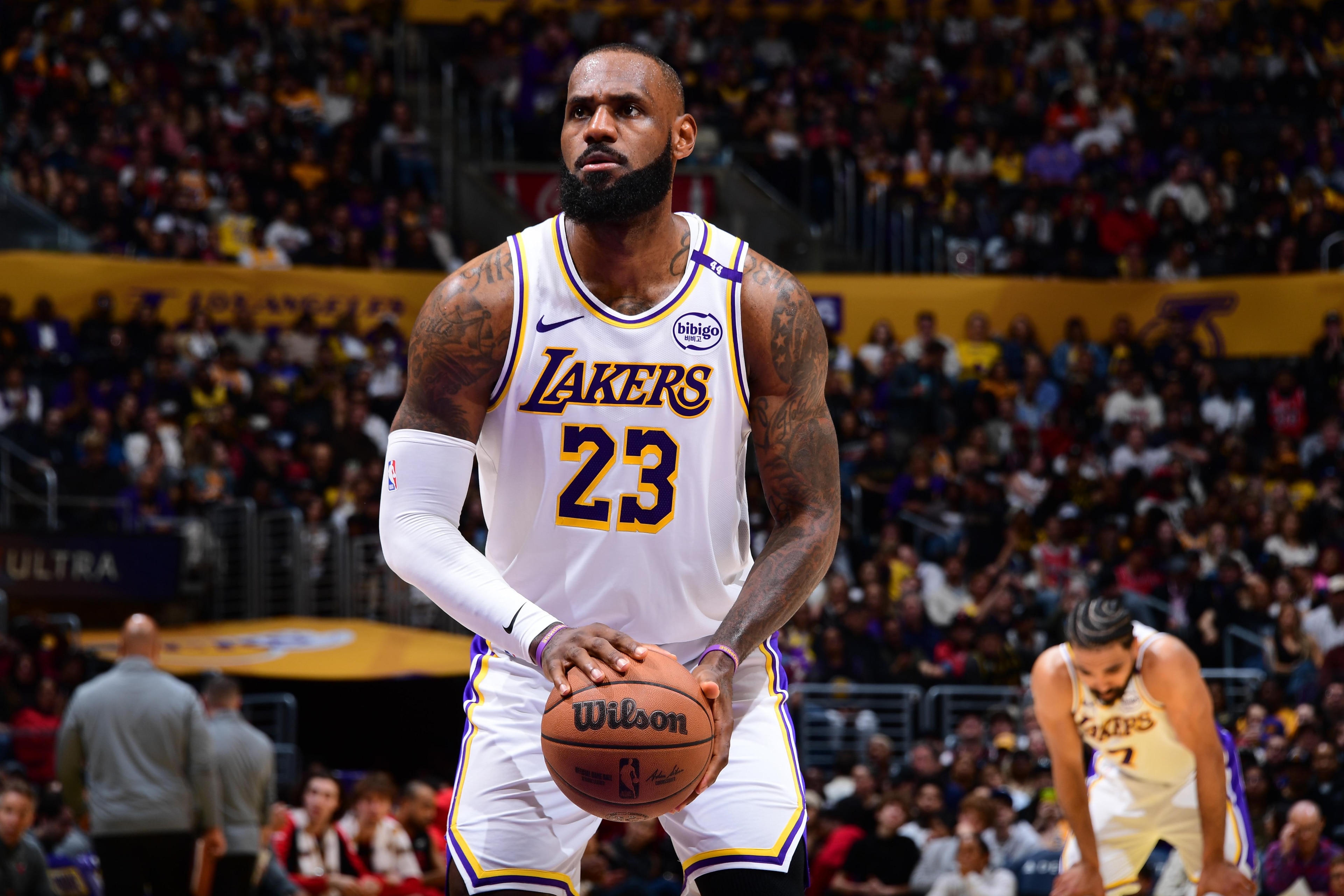 Chicago Bulls v Los Angeles Lakers Chicago Bulls v Los Angeles Lakers