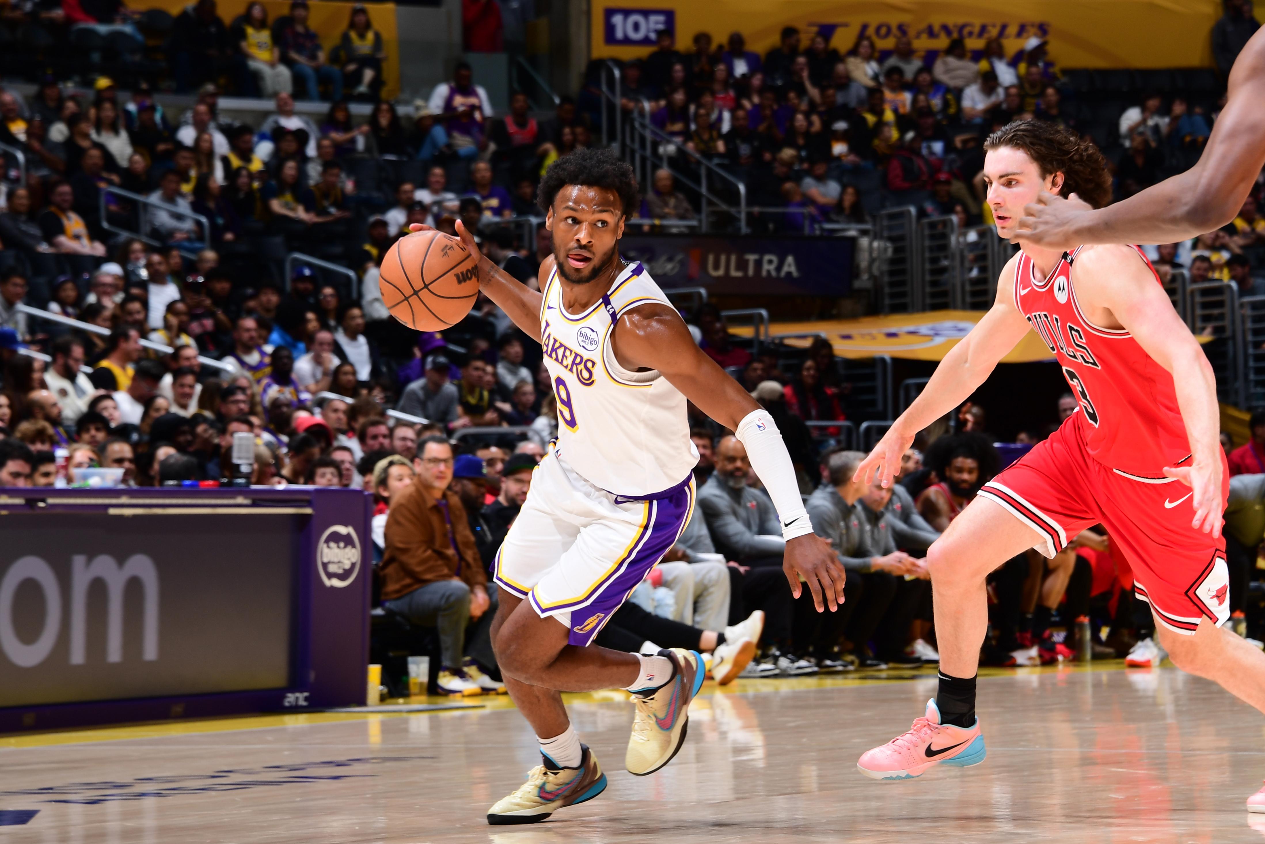 Chicago Bulls v Los Angeles Lakers