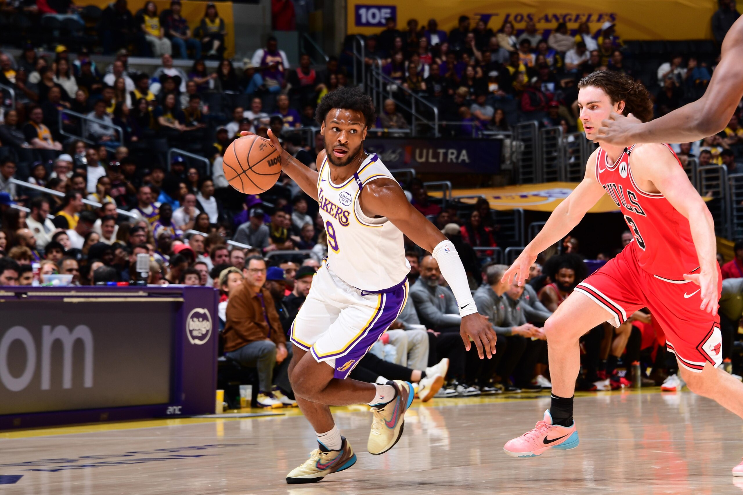 Chicago Bulls v Los Angeles Lakers