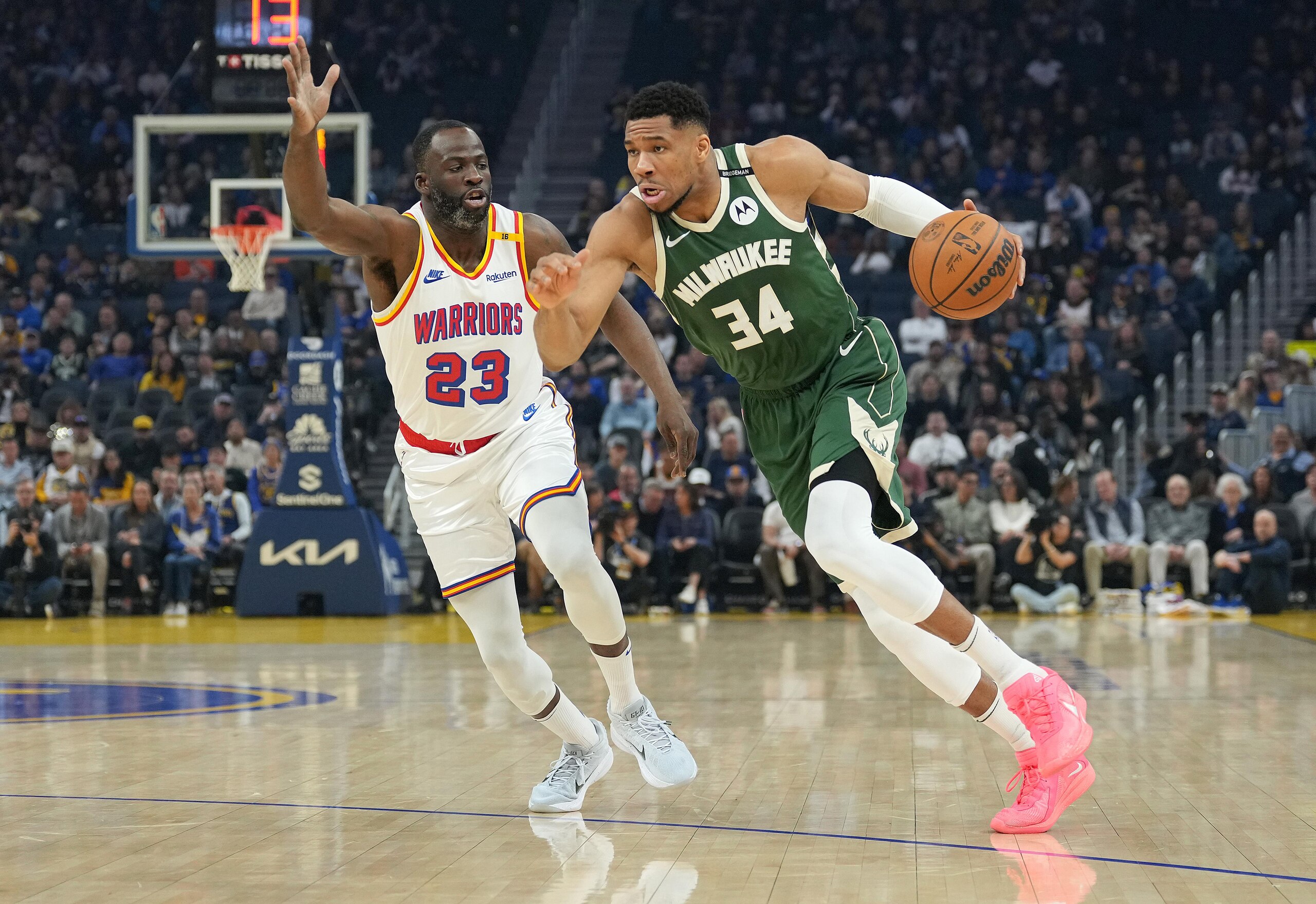 Milwaukee Bucks v Golden State Warriors