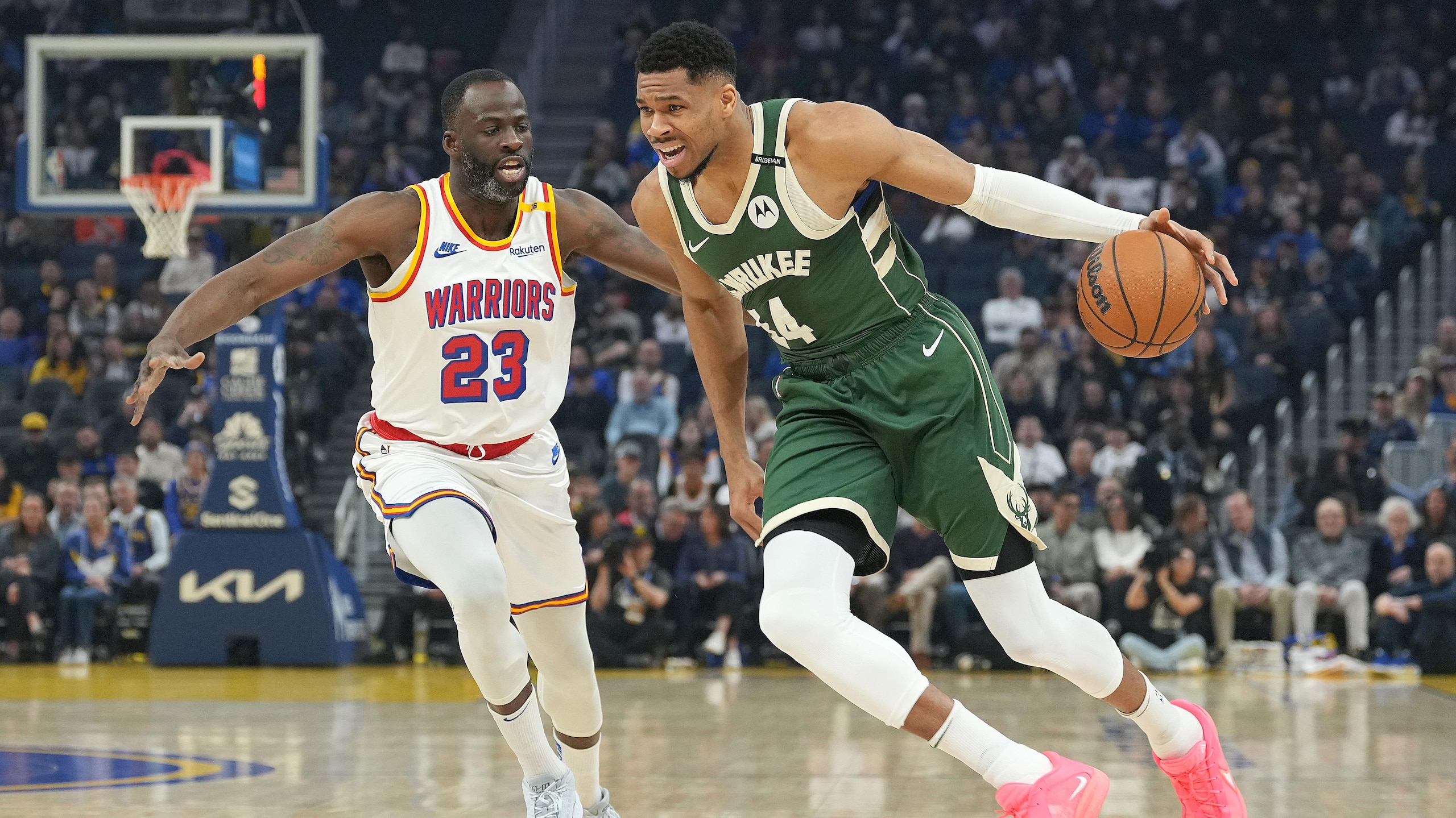 Milwaukee Bucks v Golden State Warriors Milwaukee Bucks v Golden State Warriors
