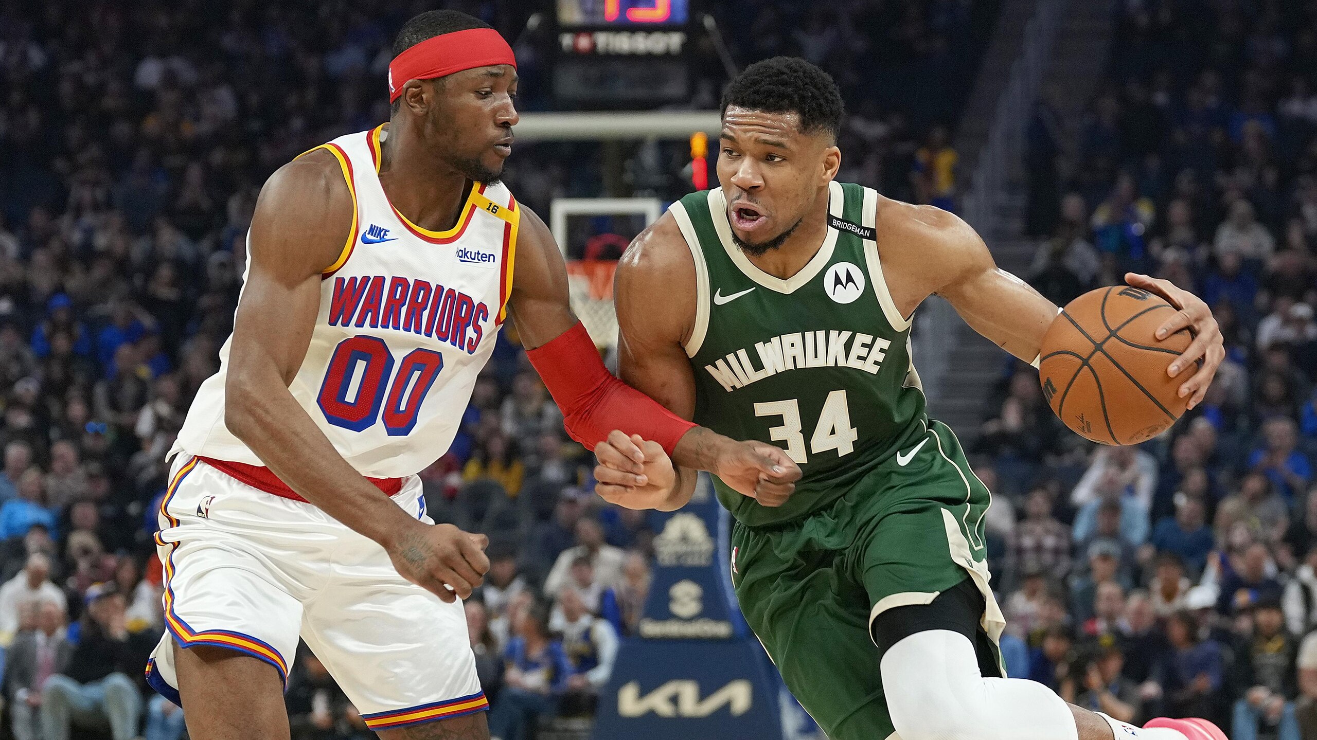 Milwaukee Bucks v Golden State Warriors