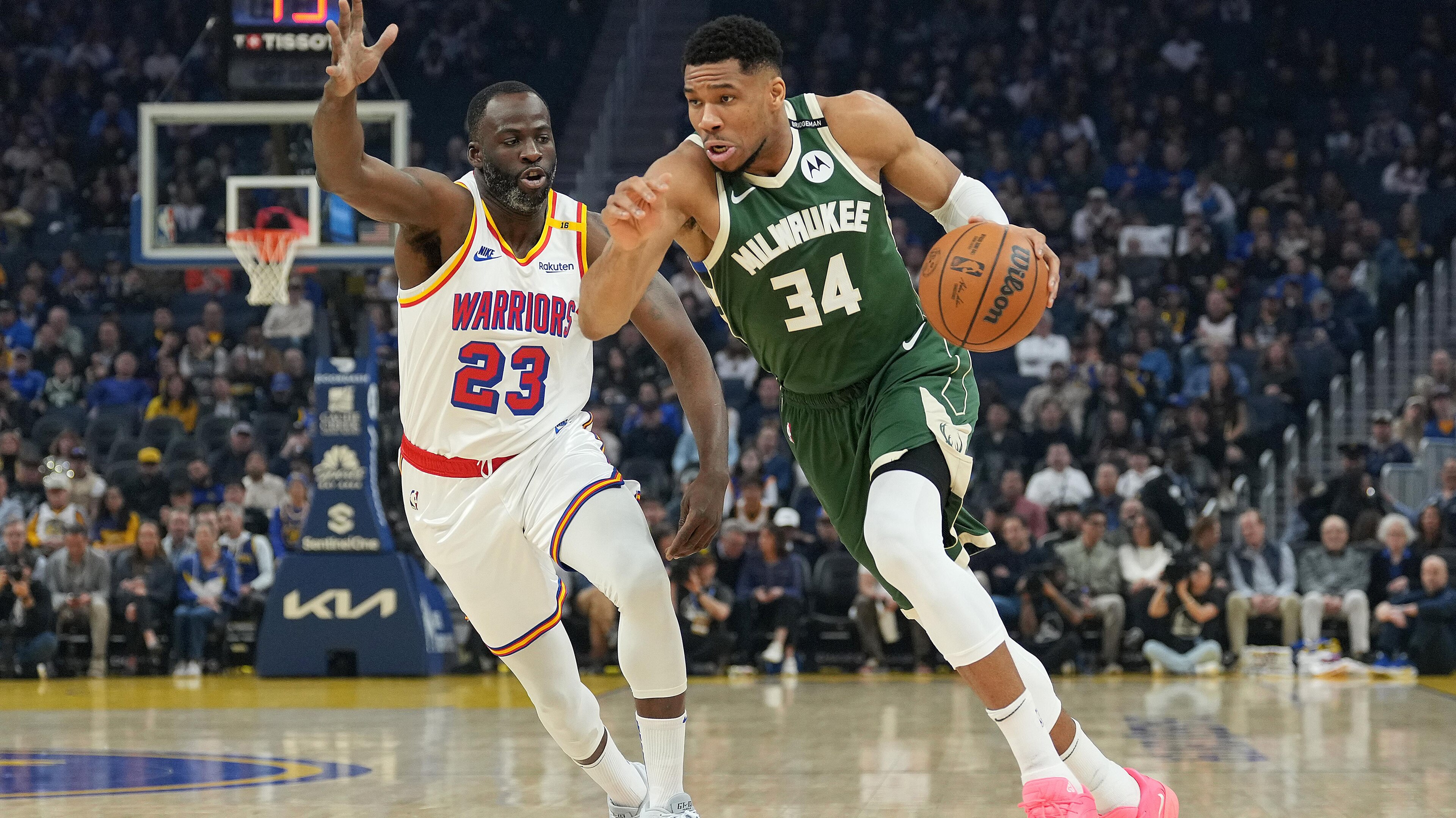 Milwaukee Bucks v Golden State Warriors Milwaukee Bucks v Golden State Warriors