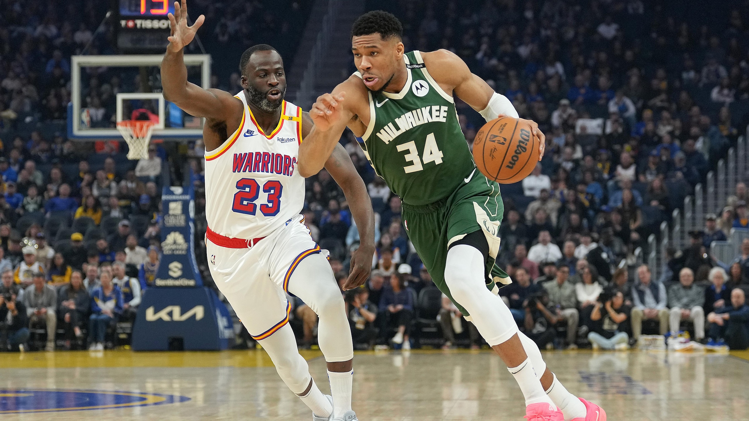 Milwaukee Bucks v Golden State Warriors