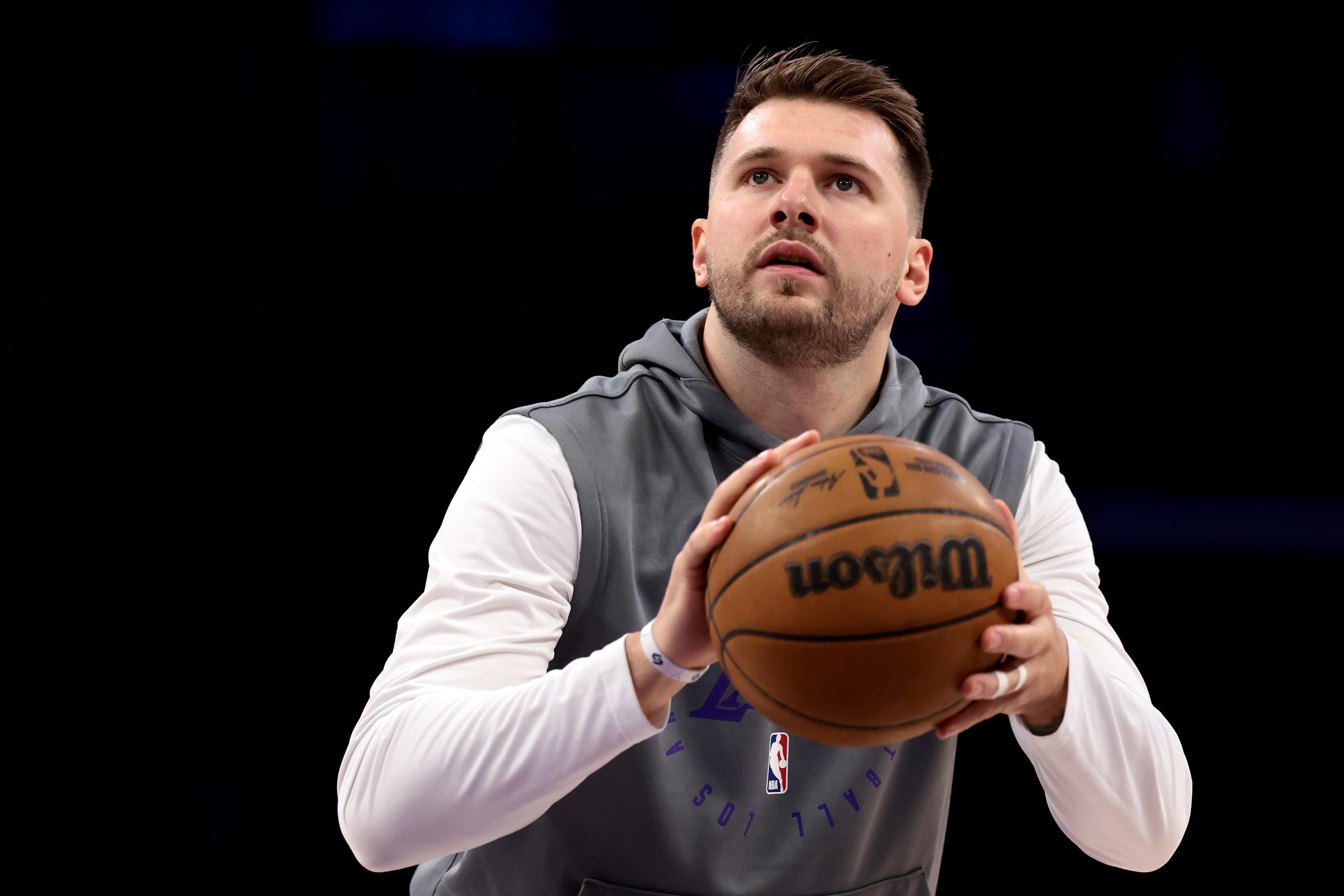 Denver Nuggets v Los Angeles Lakers