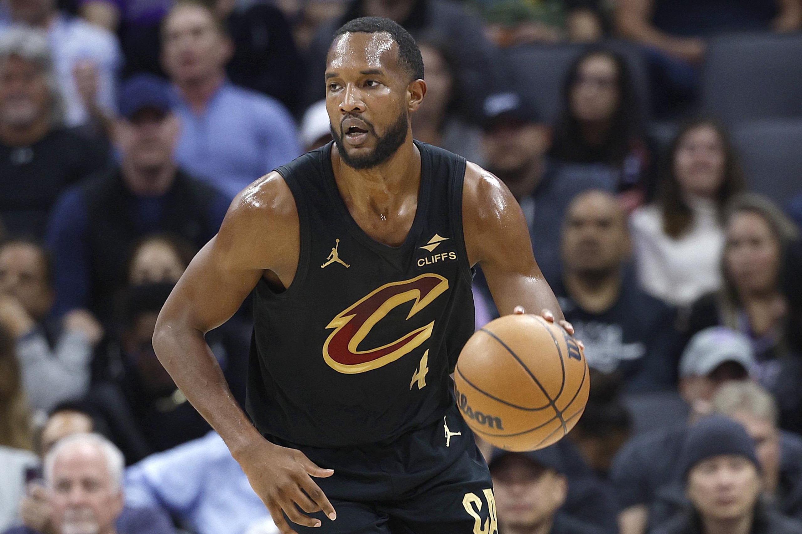 Cleveland Cavaliers v Sacramento Kings